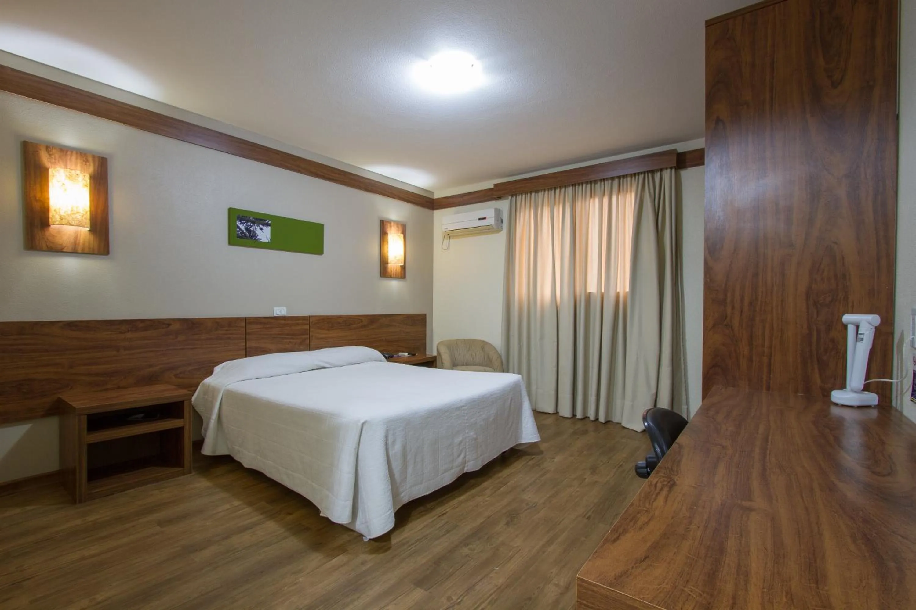 Bed in Hotel Le Canard Lages