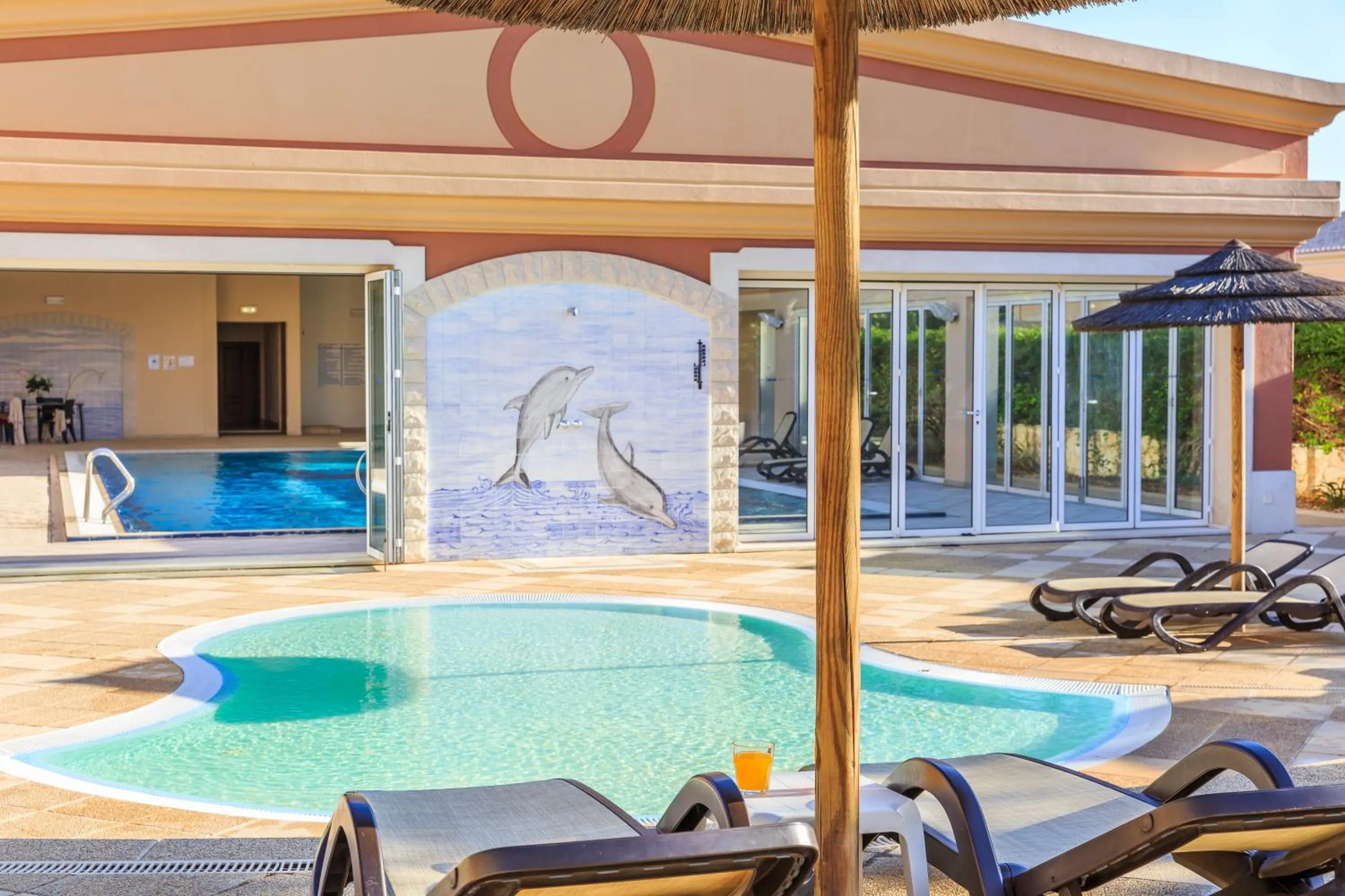 Swimming pool in Lakeside Country Club - Apartamentos Turísticos