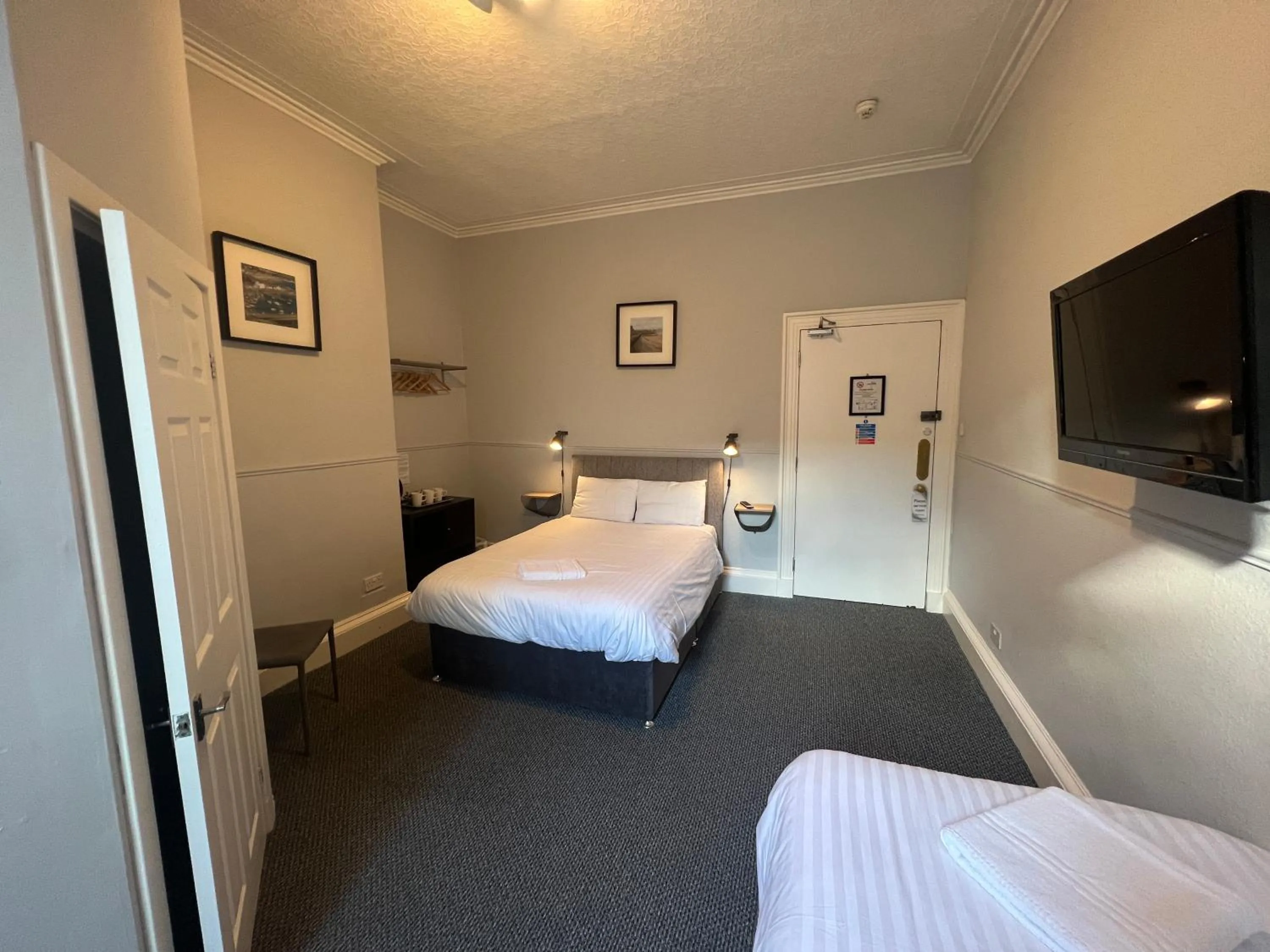 Photo of the whole room, Bed in Lost Guest House Aberdeen