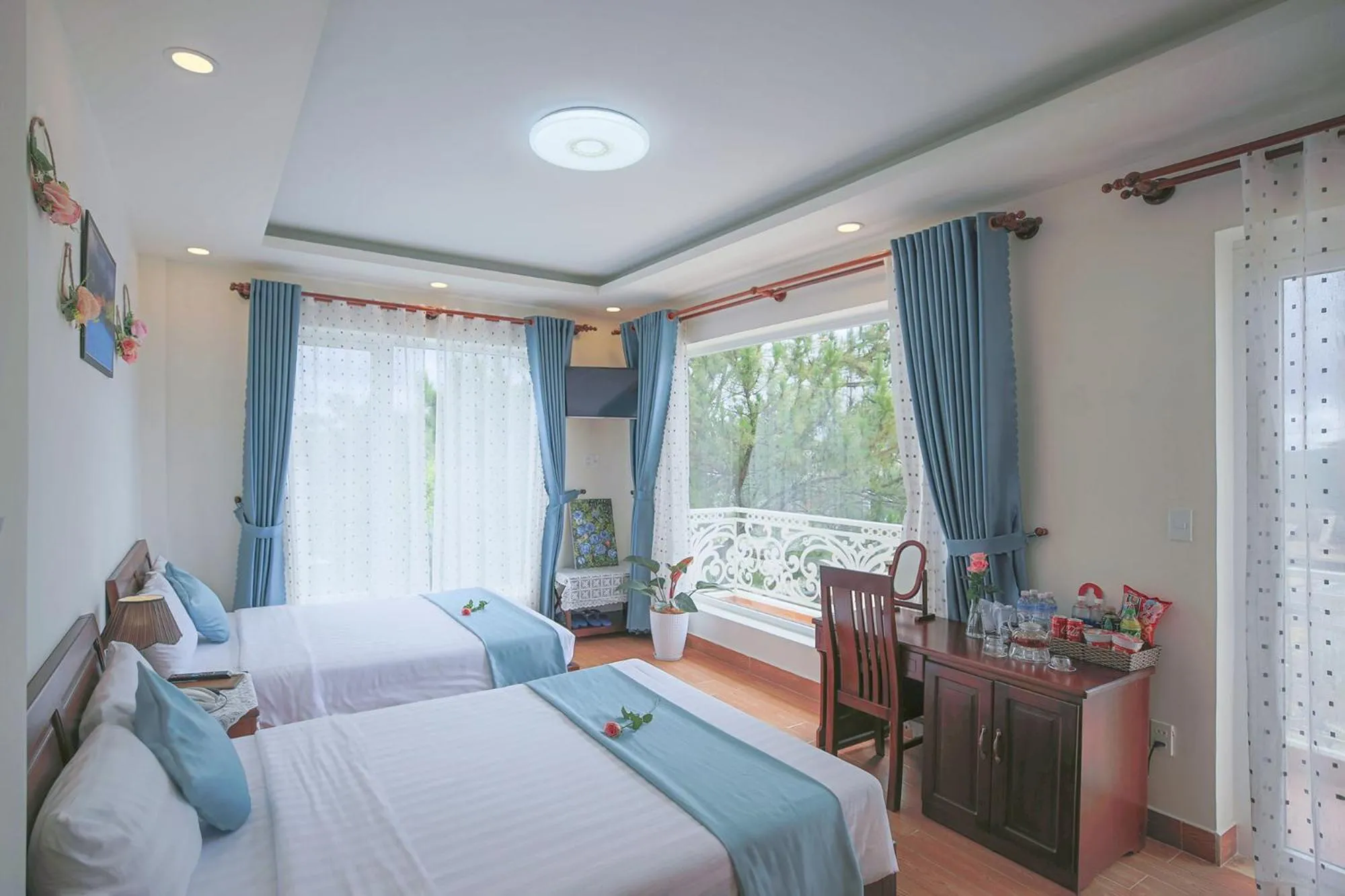 Photo of the whole room, Bed in Rose Valley Hotel Da Lat Vietnam