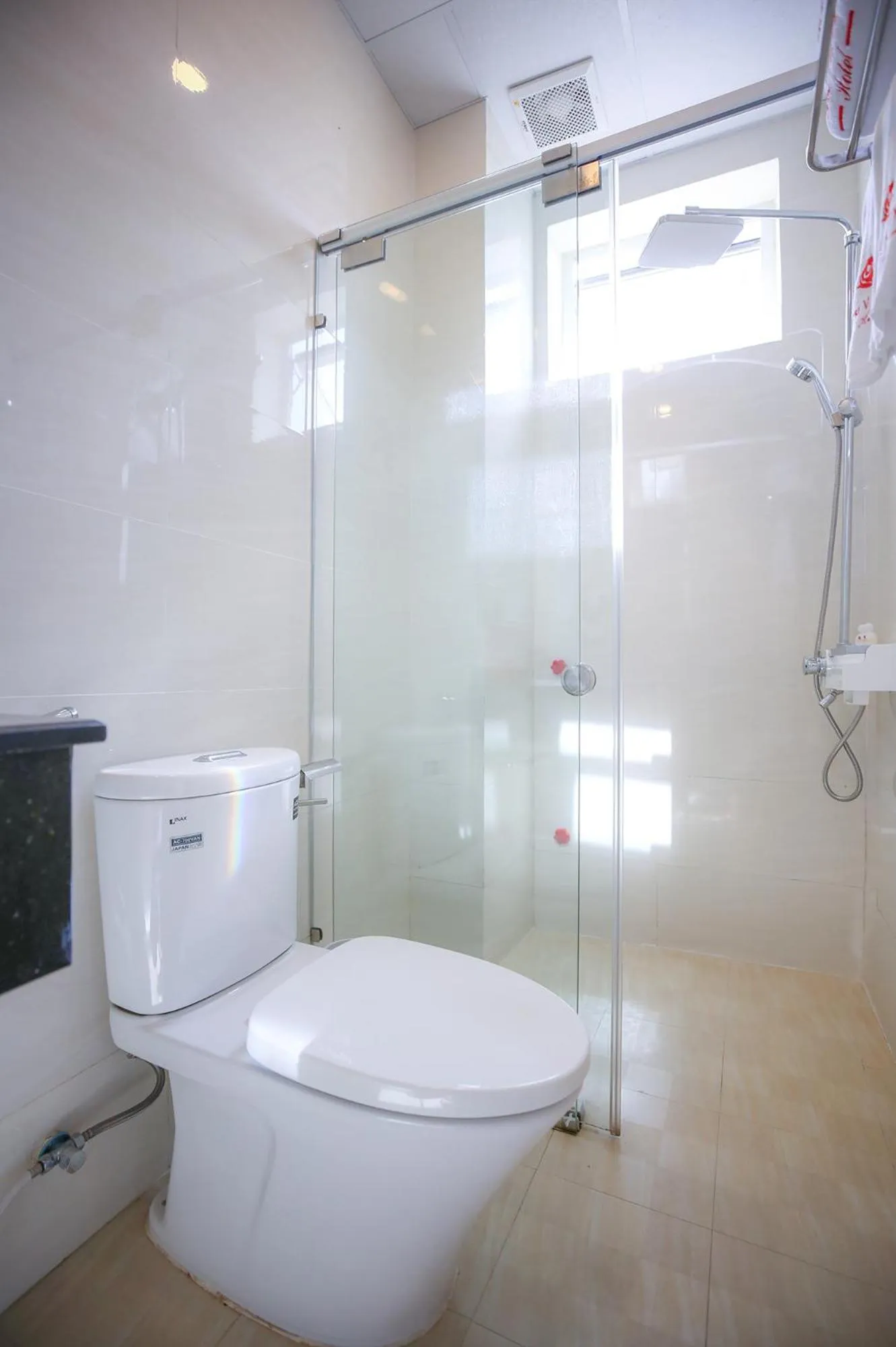 Bathroom in Rose Valley Hotel Da Lat Vietnam