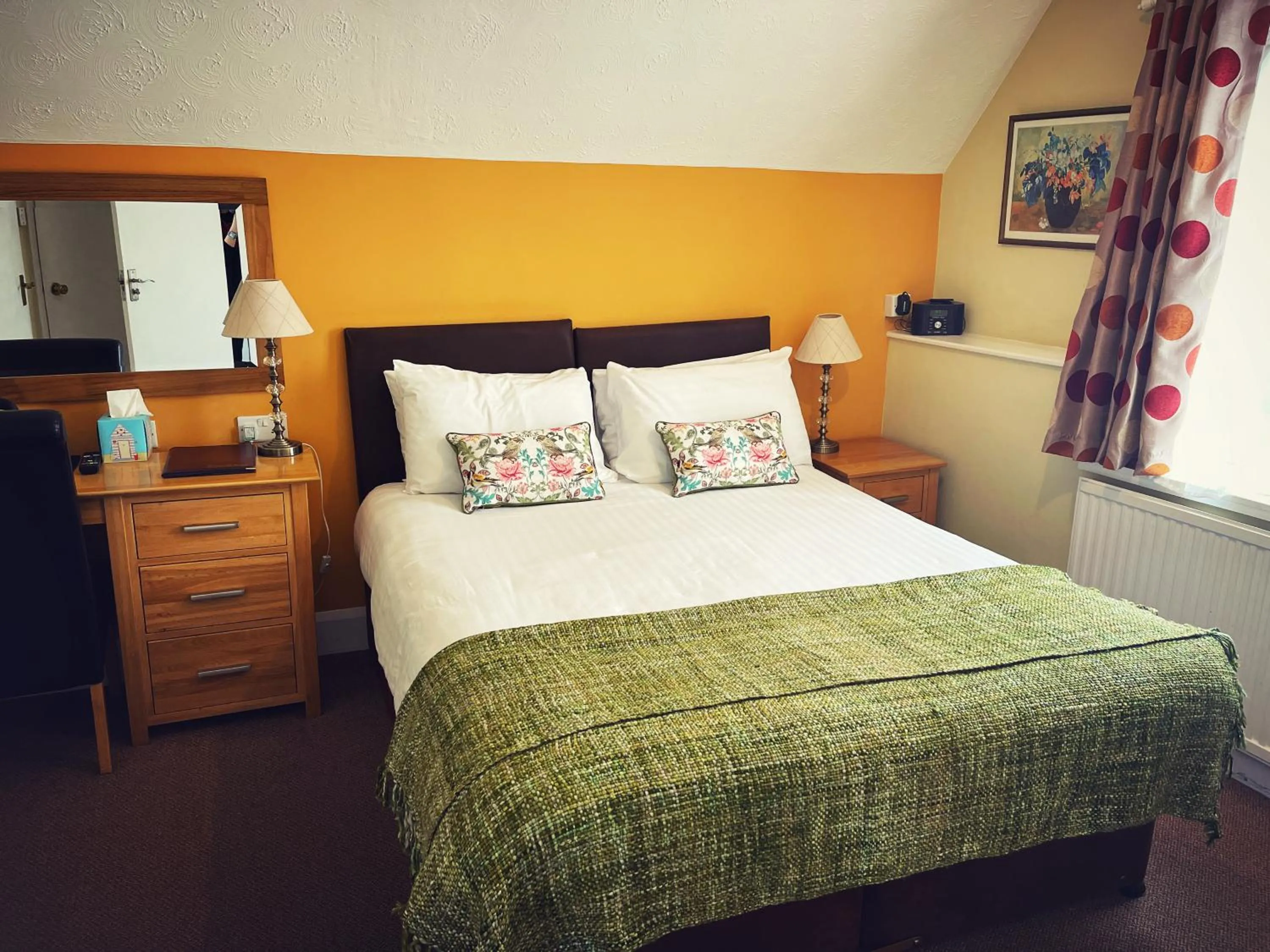 Bed in The Robin Hill