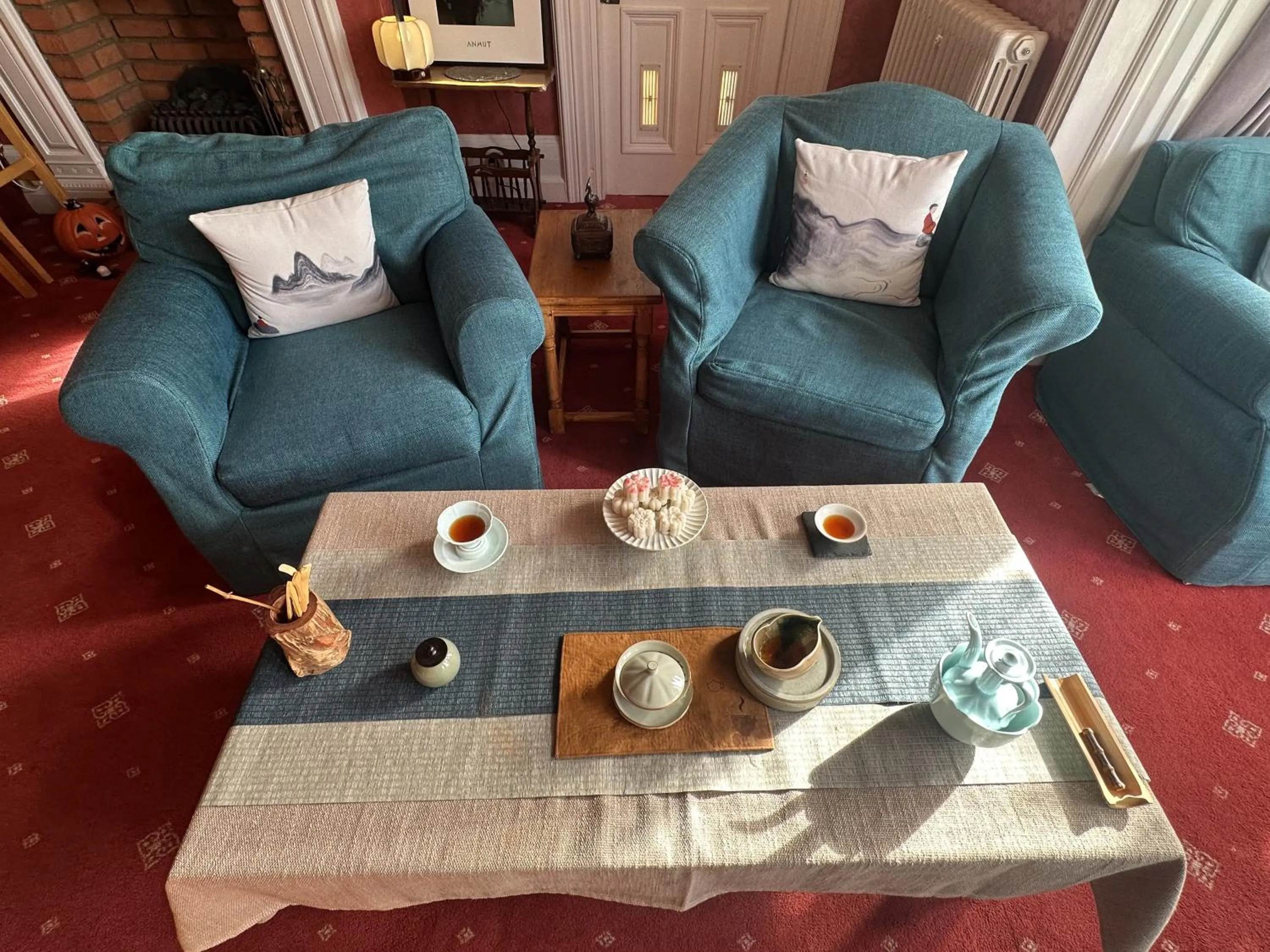 Lounge or bar in The Robin Hill