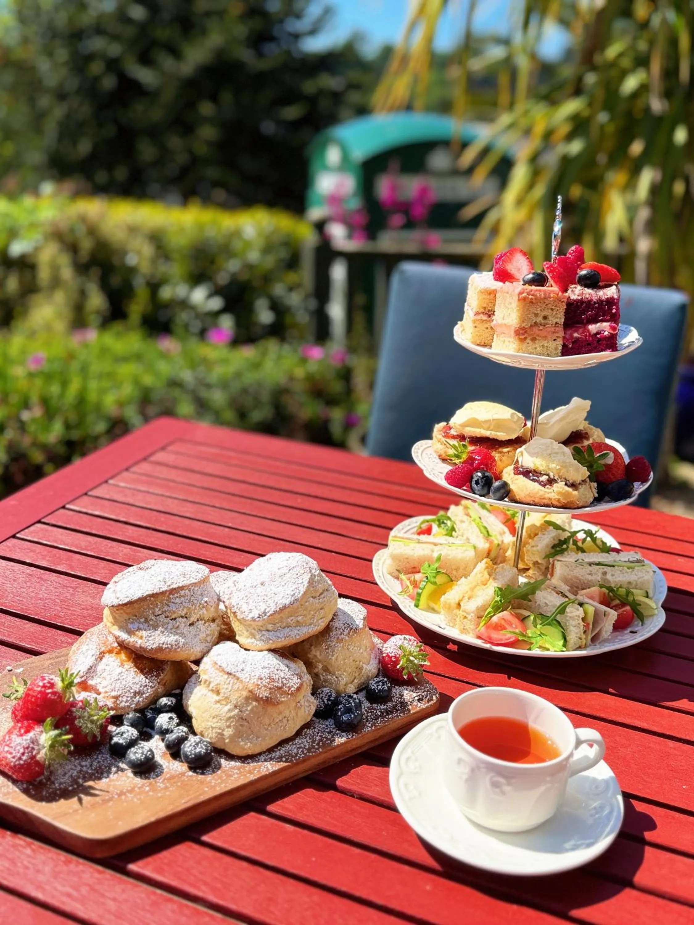 Food and drinks in The Robin Hill