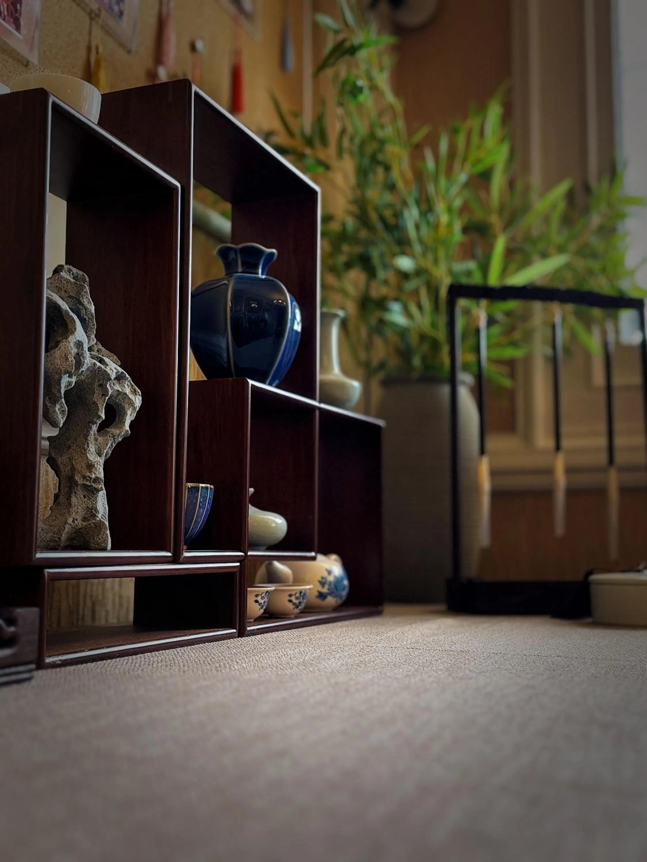 Decorative detail in The Robin Hill