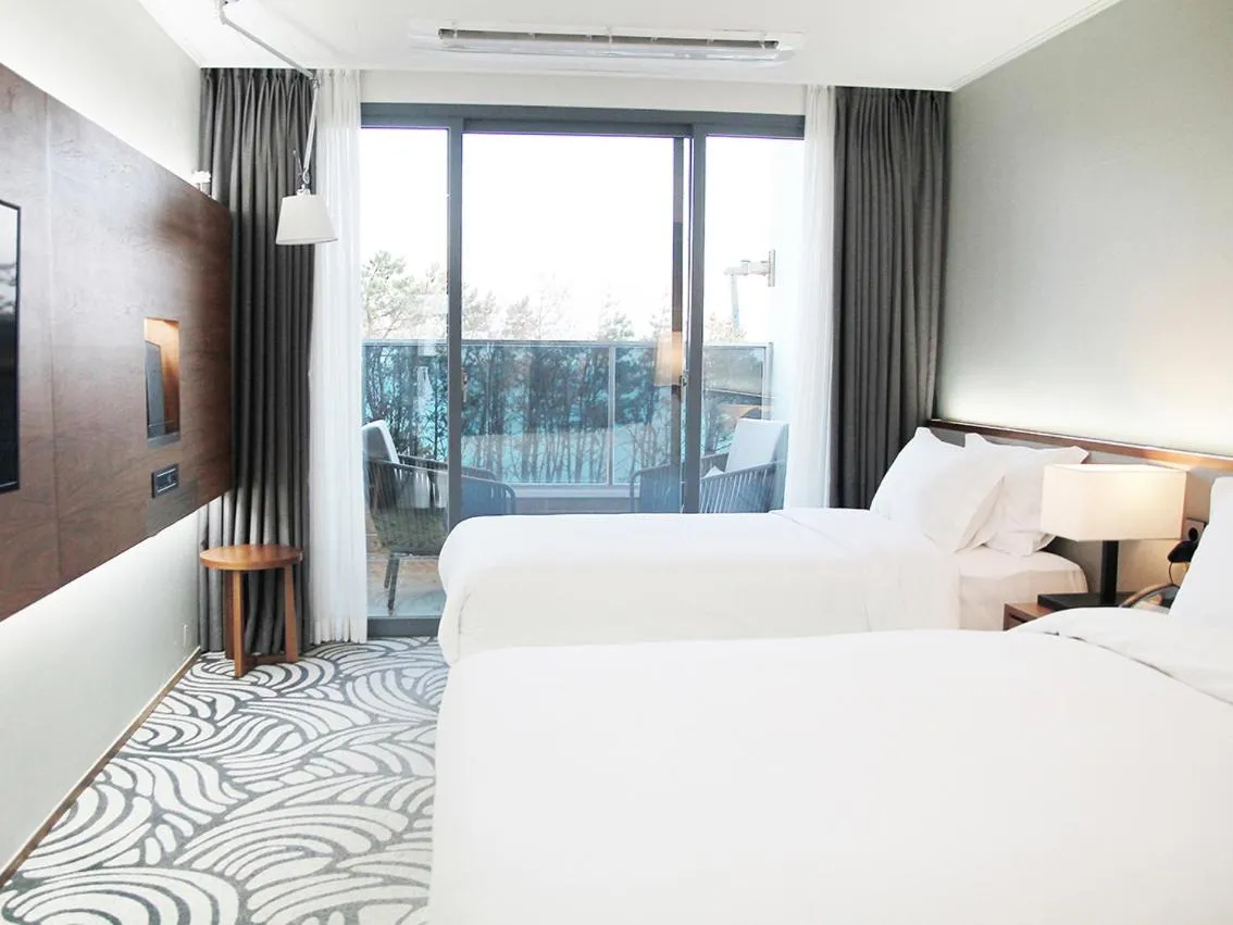 Bedroom, Bed in Best Western Plus GyeongJu