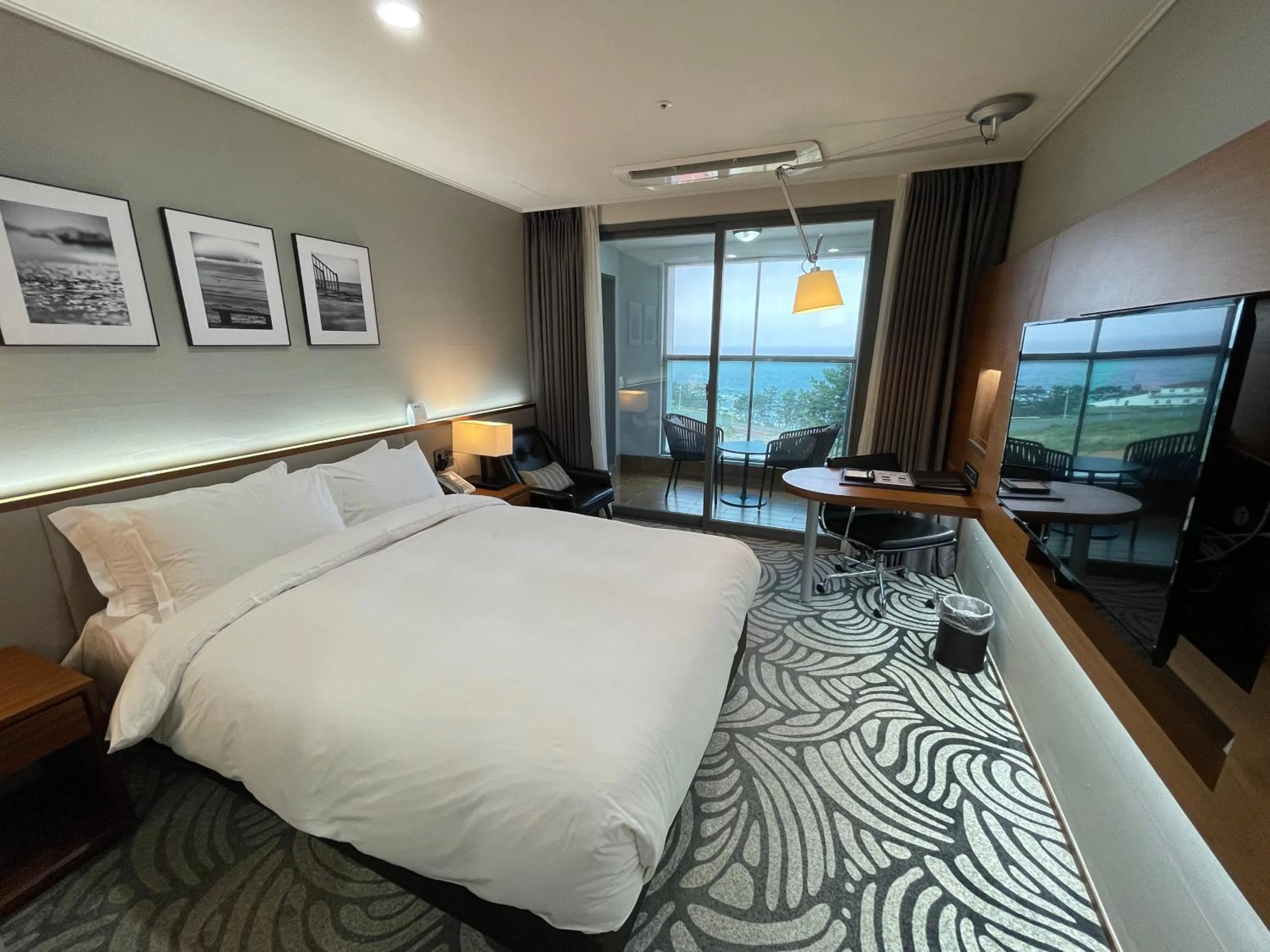 Bedroom, Bed in Best Western Plus GyeongJu