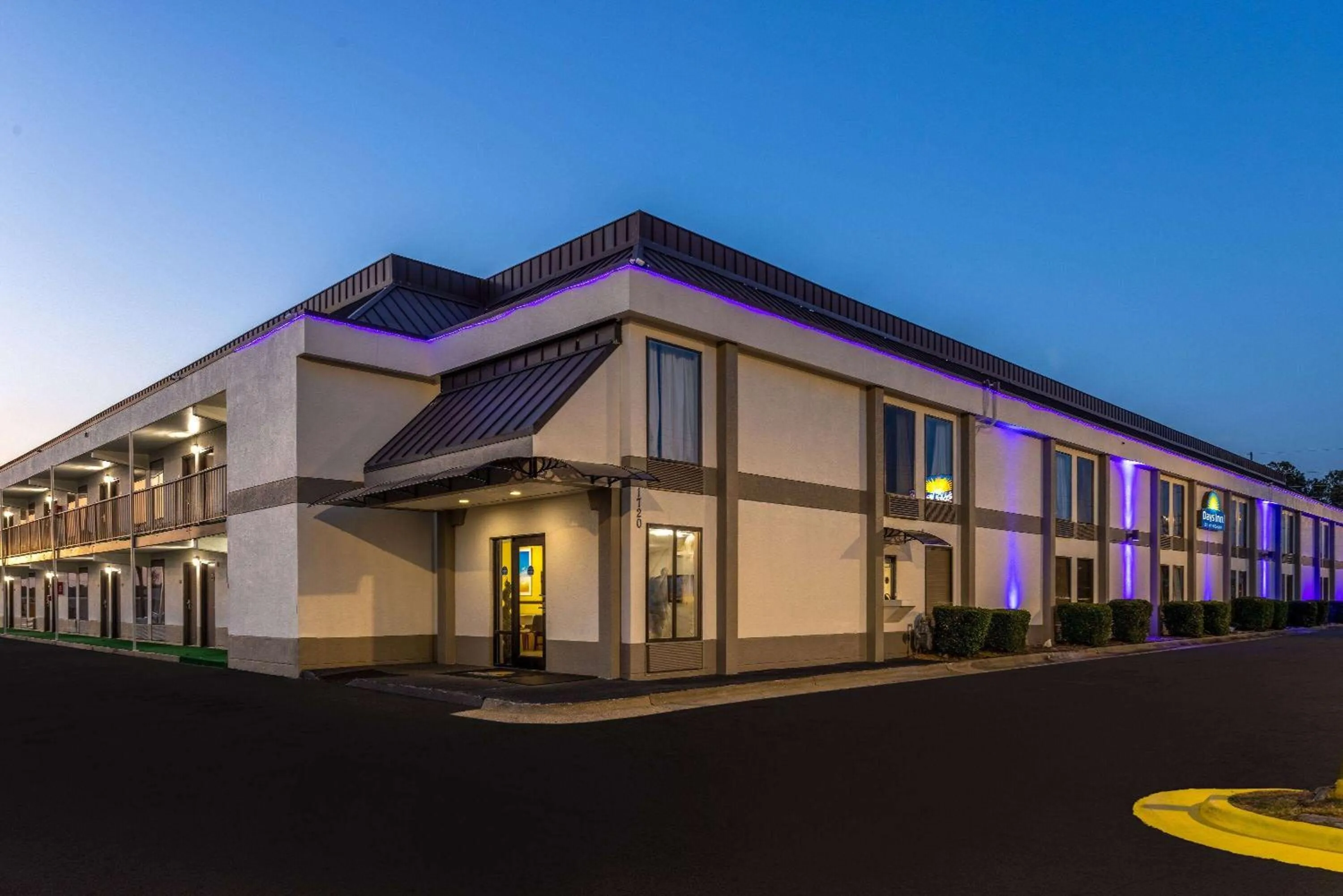 Property building in Days Inn & Suites by Wyndham Fort Bragg/Cross Creek Mall