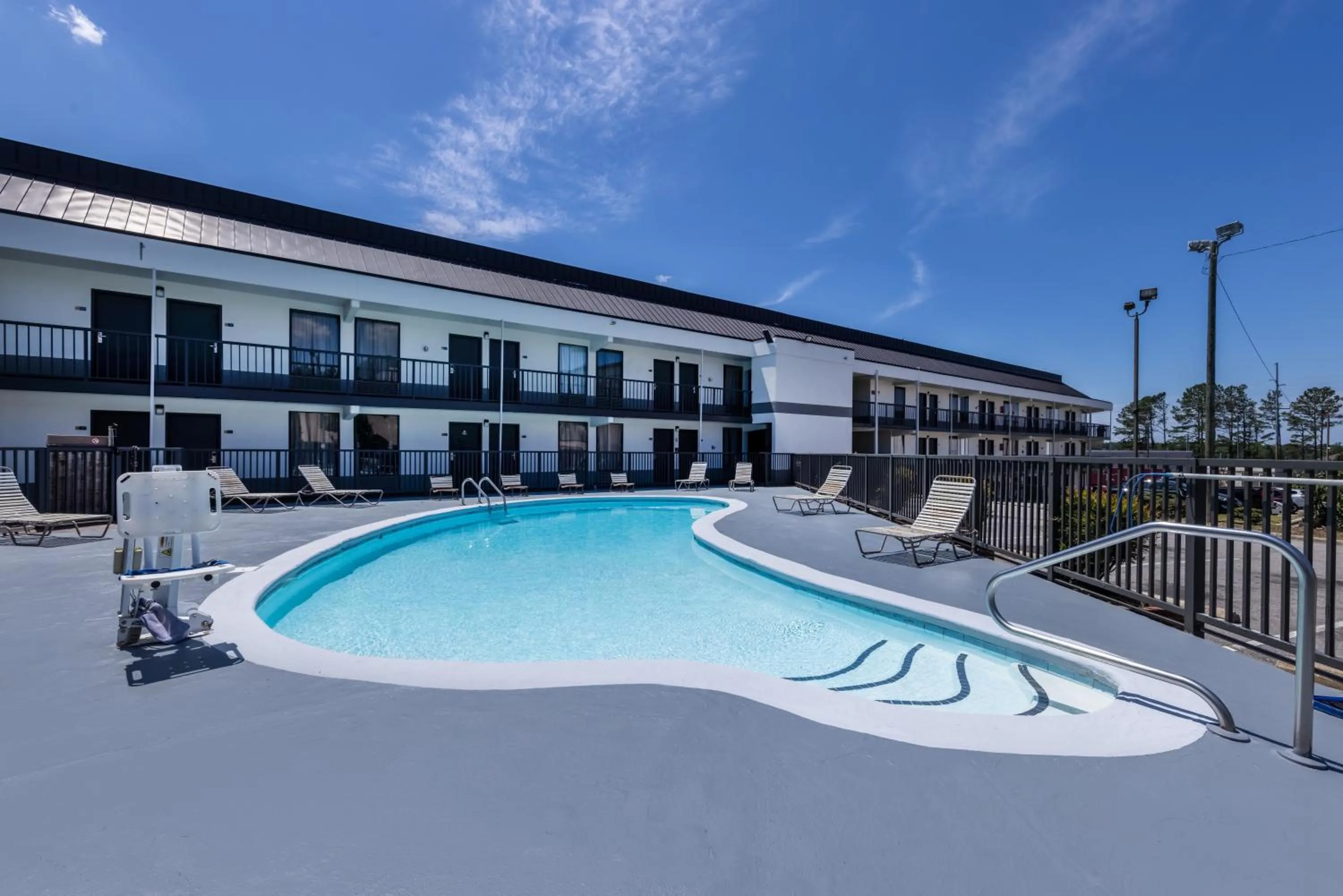 Swimming pool in Days Inn & Suites by Wyndham Fort Bragg/Cross Creek Mall