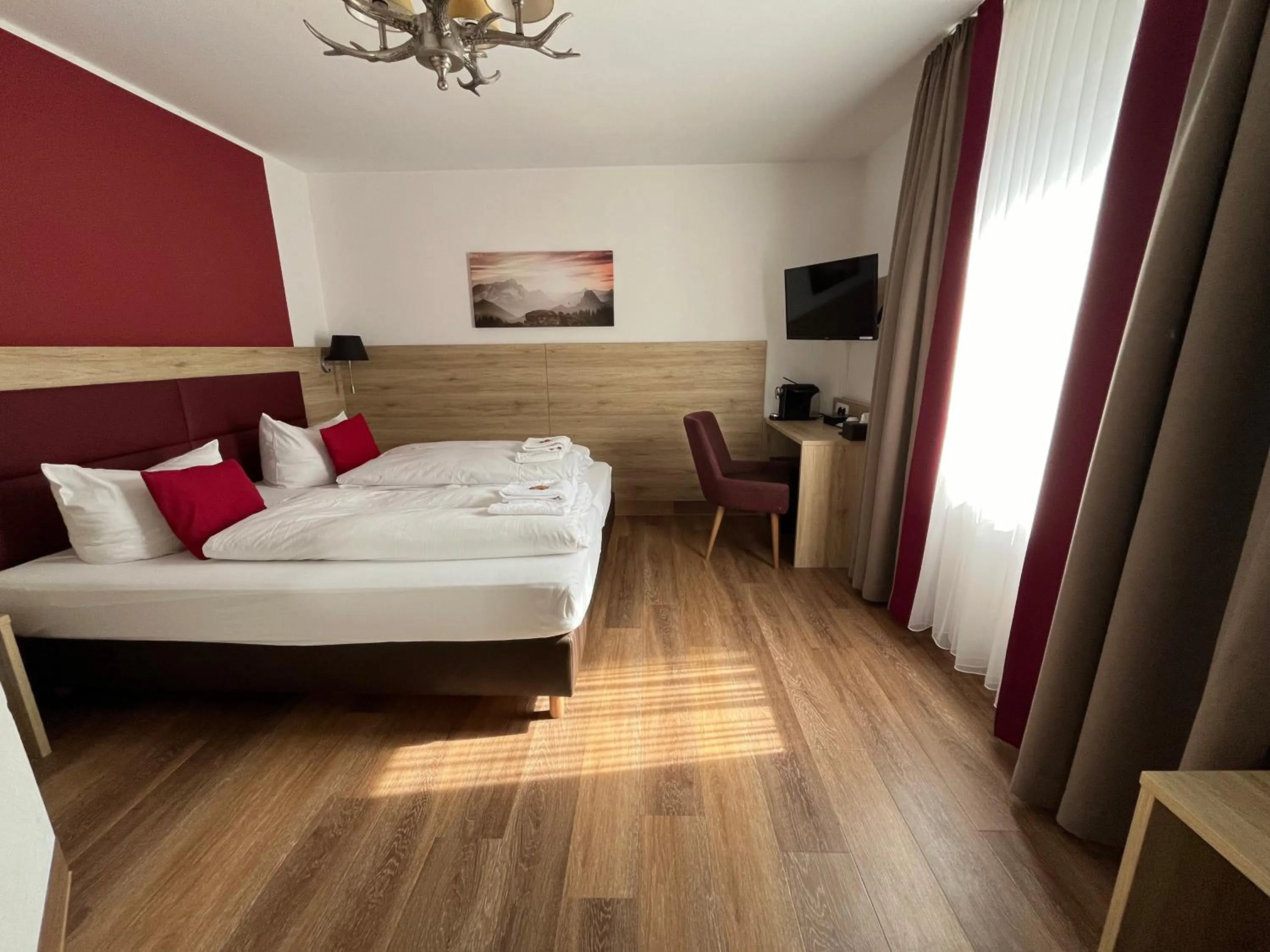 Photo of the whole room, Bed in Hotel Weißbräu