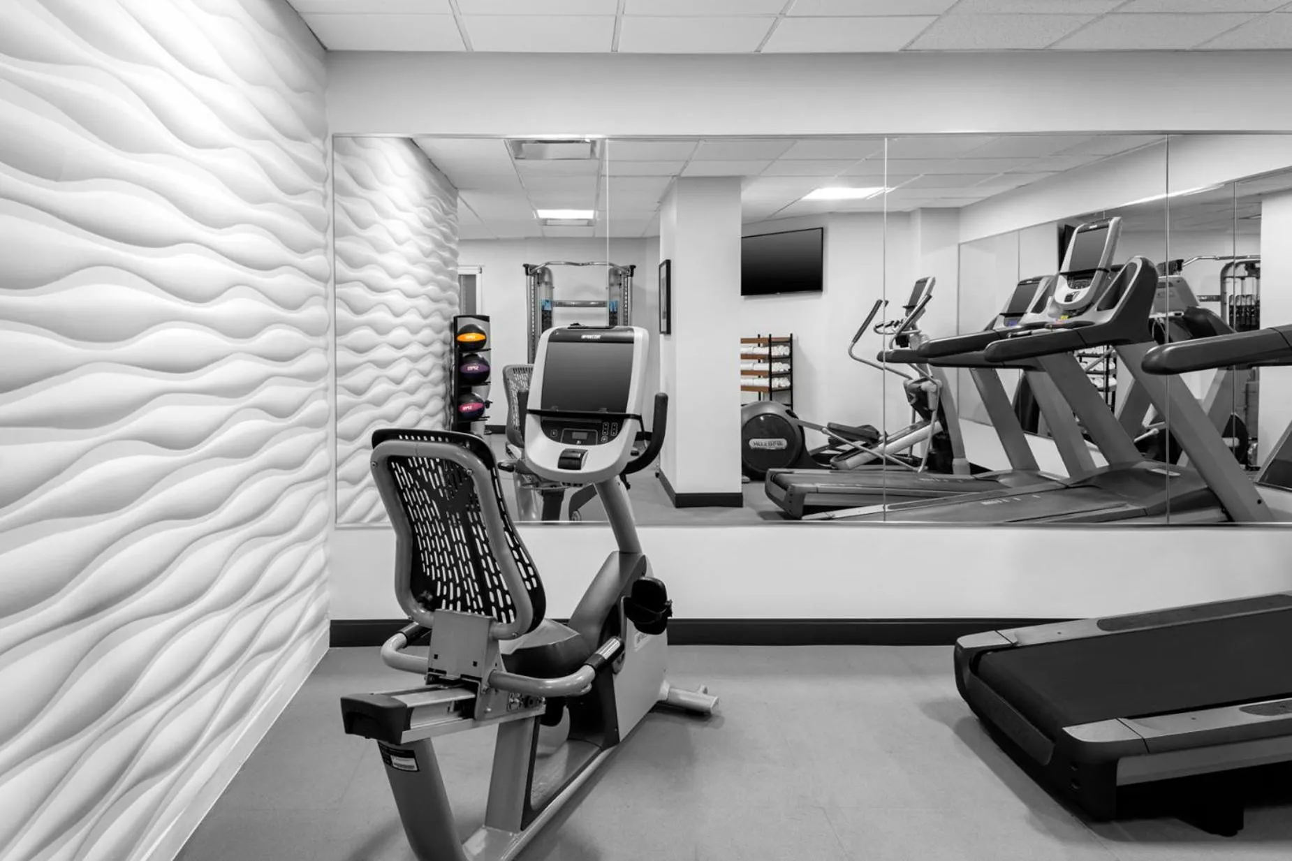 Fitness centre/facilities in voco Times Square South New York by IHG