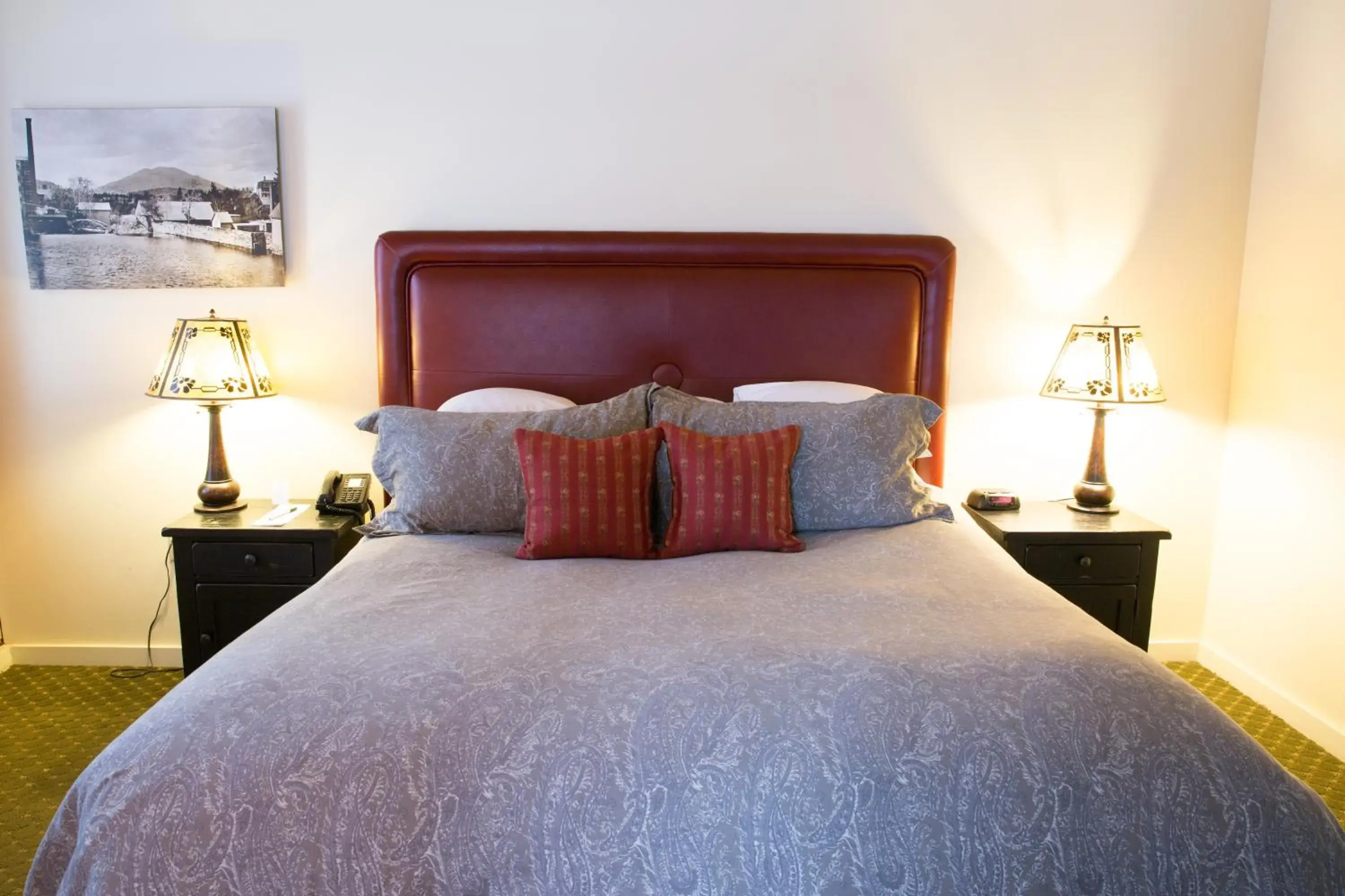 King Room in The Common Man Inn & Restaurant King Room in The Common Man Inn & Restaurant