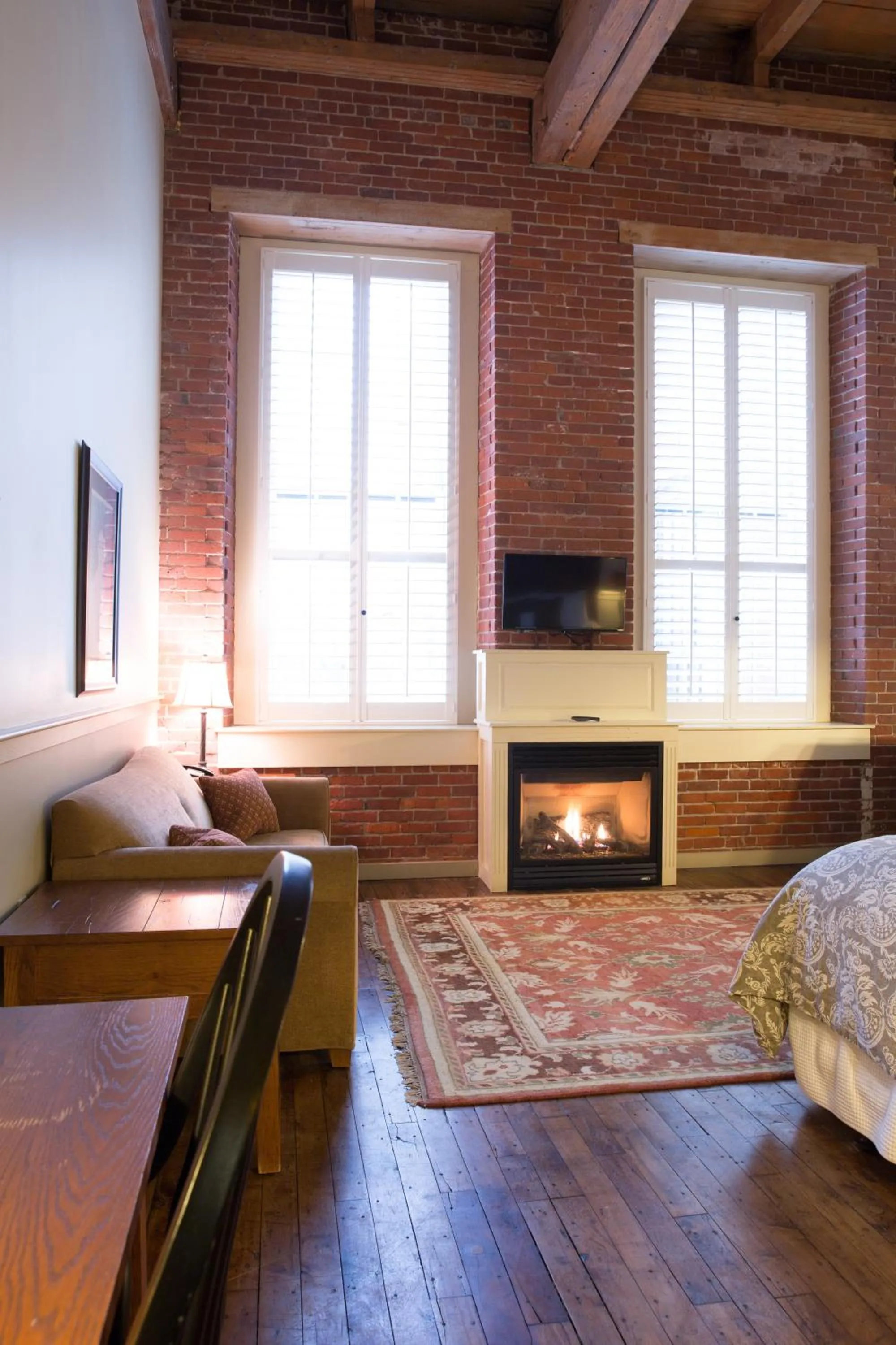 Photo of the whole room in The Common Man Inn & Restaurant