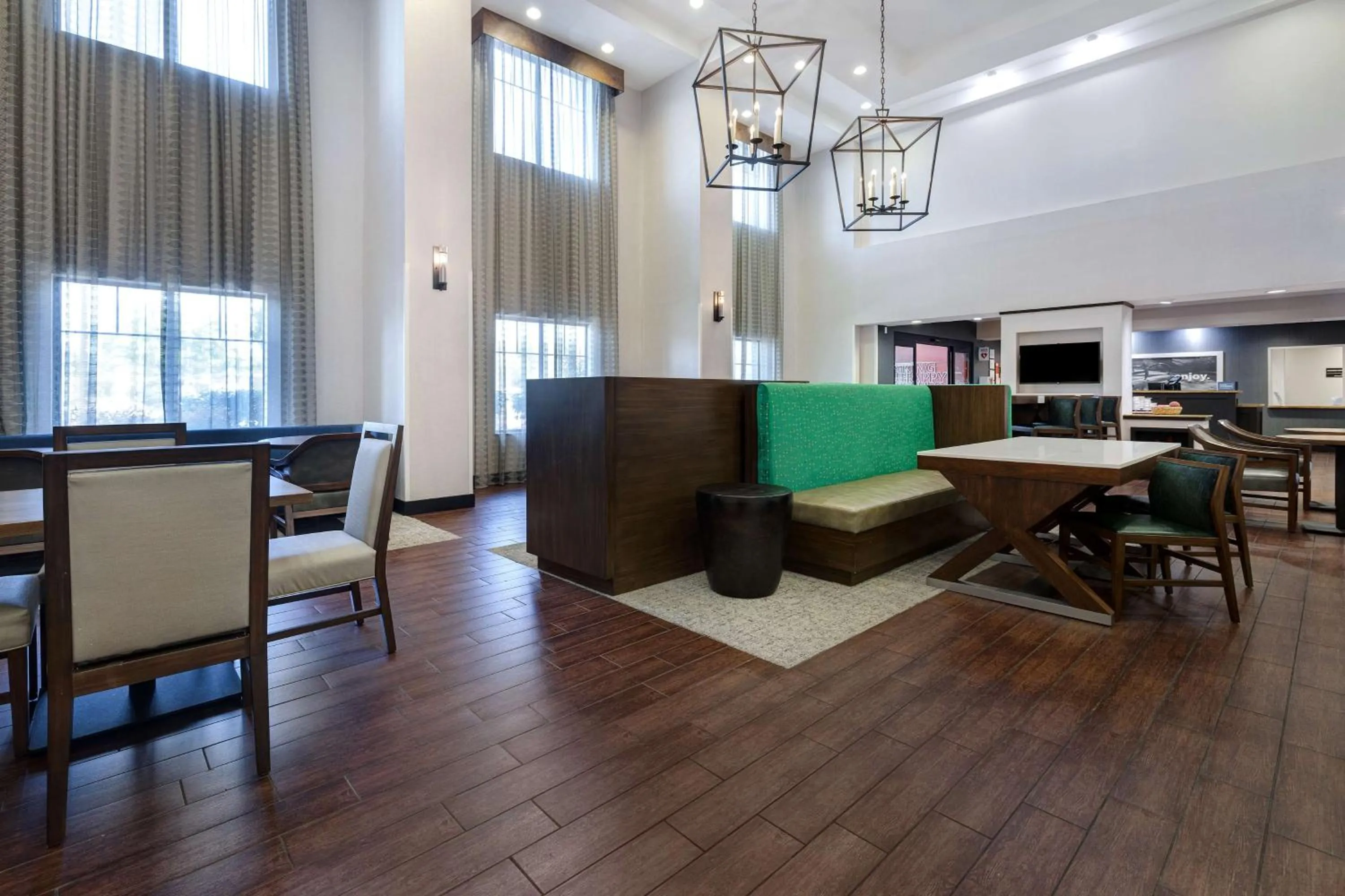 Lobby or reception in Hampton Inn & Suites San Luis Obispo