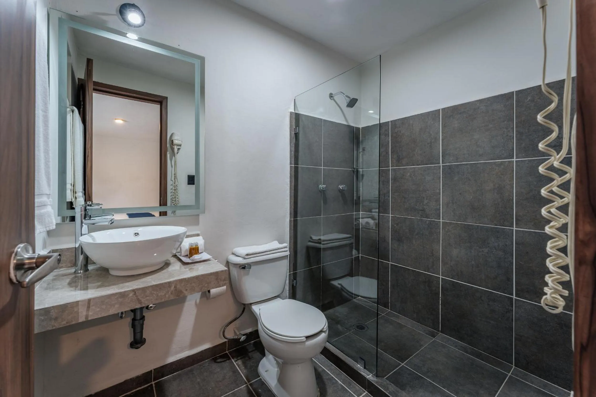 Shower in Hotel Casa Nova, Merida