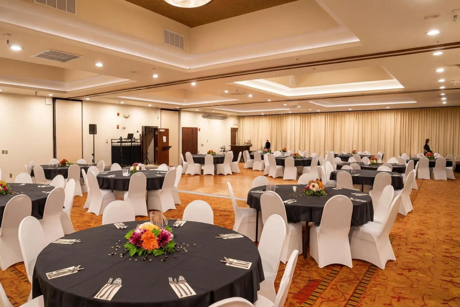 Banquet/Function facilities in Ramada by Wyndham Tukwila Southcenter