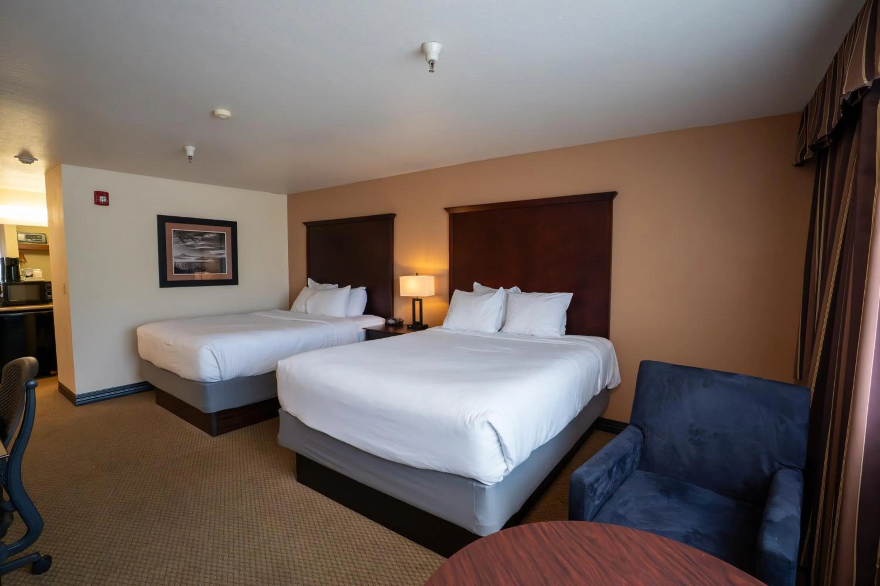 Bed in Ramada by Wyndham Tukwila Southcenter