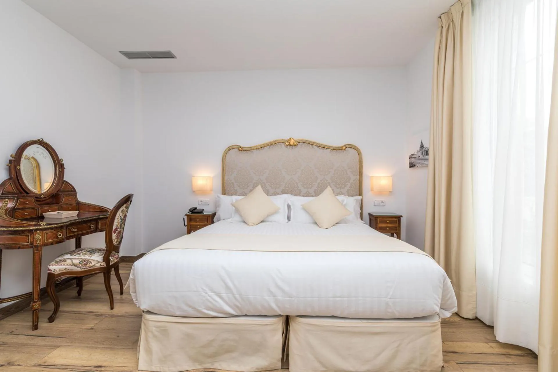 Bed in Suite Home Pinares