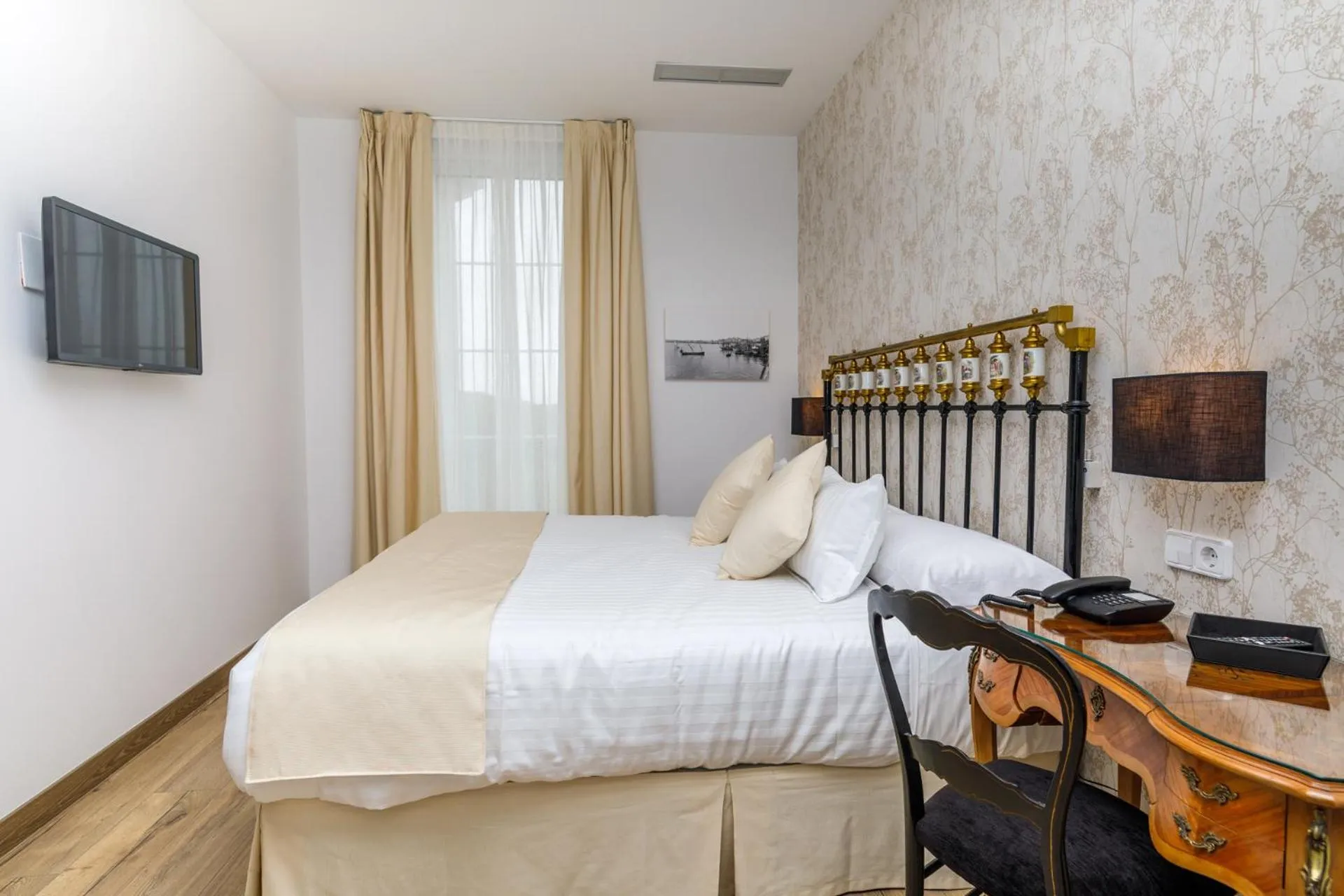 Bed in Suite Home Pinares