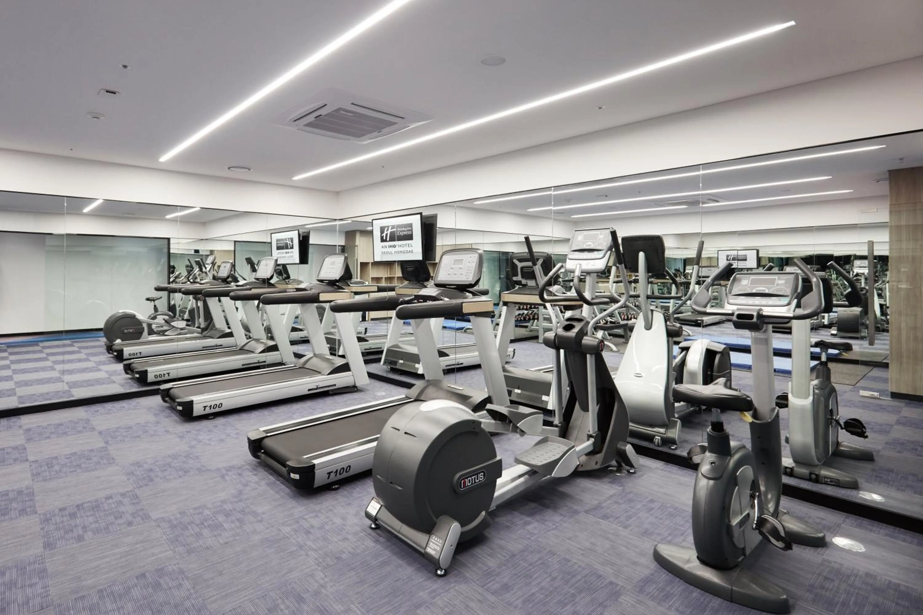 Fitness centre/facilities in Holiday Inn Express Seoul Hongdae by IHG