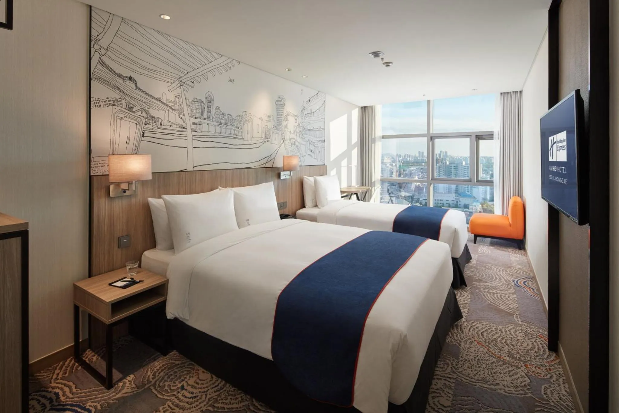Photo of the whole room, Bed in Holiday Inn Express Seoul Hongdae by IHG