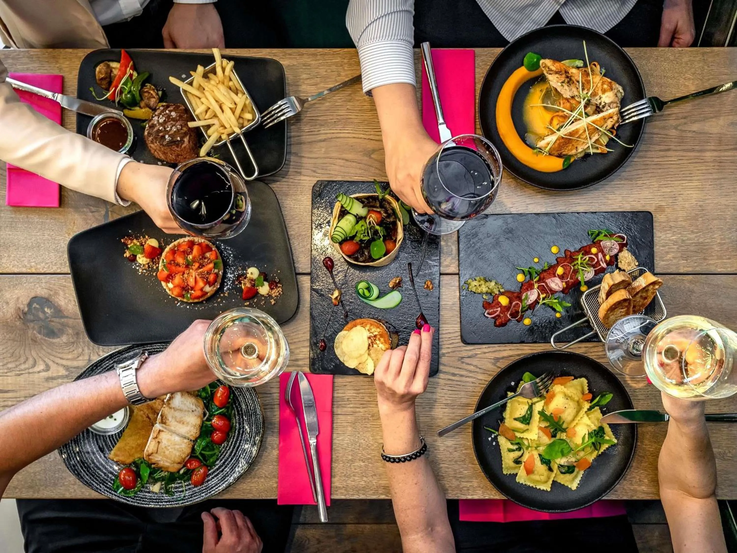 Restaurant/places to eat in ibis Styles Warszawa Centrum