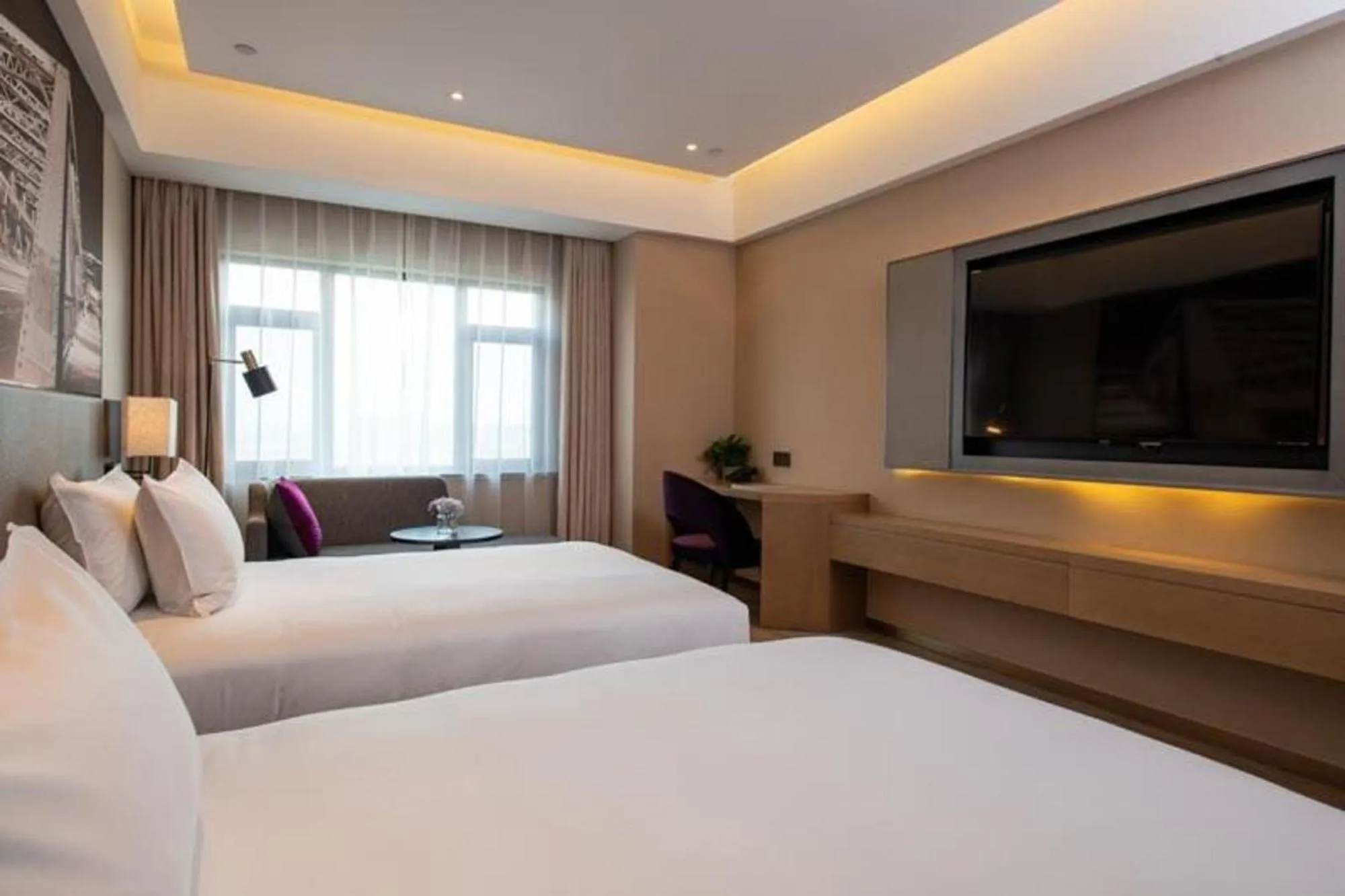 Photo of the whole room, Bed in Mercure Shanghai Jiuting