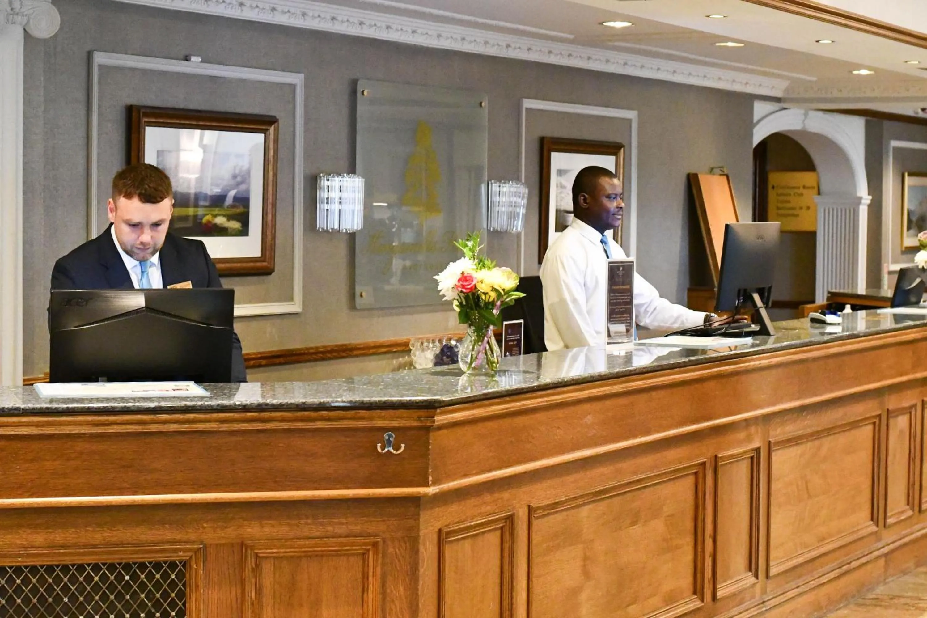 Lobby or reception in Kingsmills Hotel