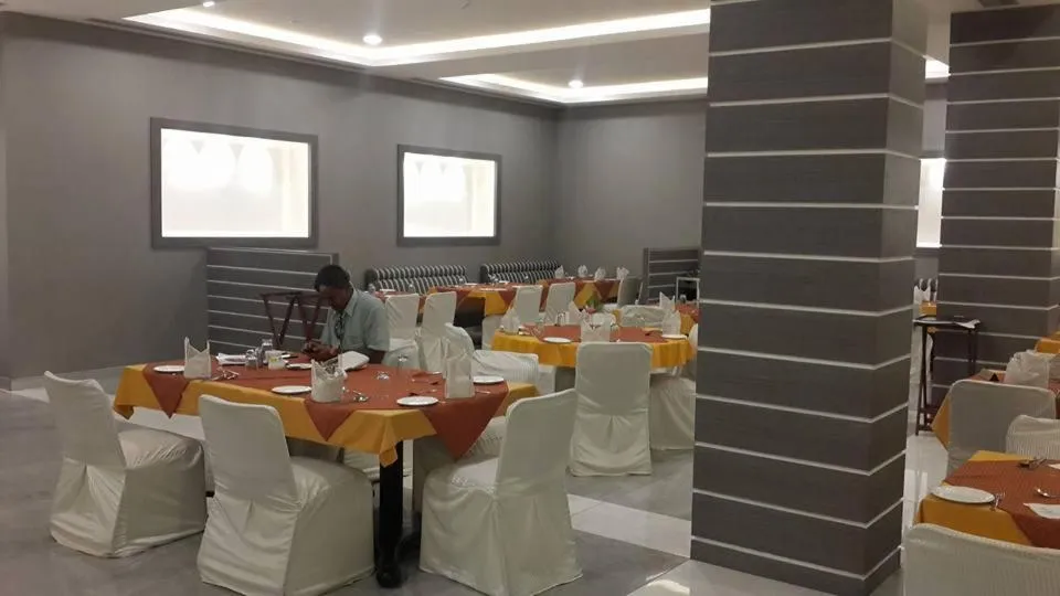 Restaurant/places to eat in Sangam Hotel, Thanjavur