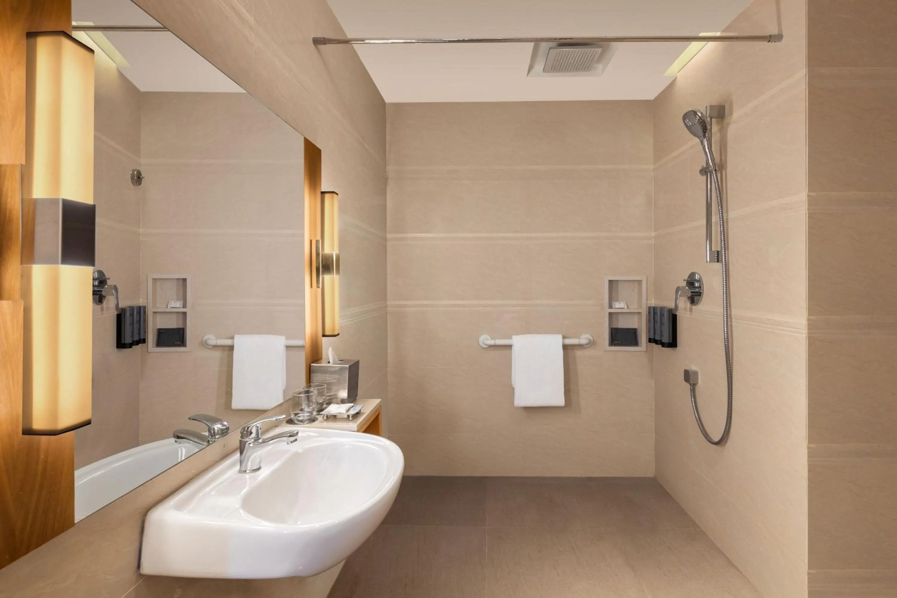Bathroom in Courtyard by Marriott Tiruchirappalli