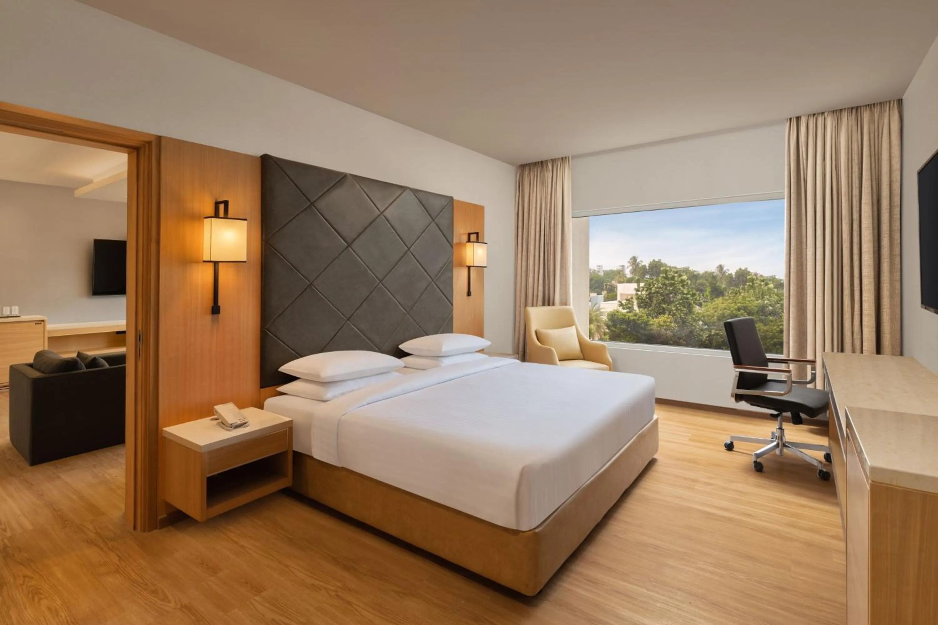 Bedroom, Bed in Courtyard by Marriott Tiruchirappalli