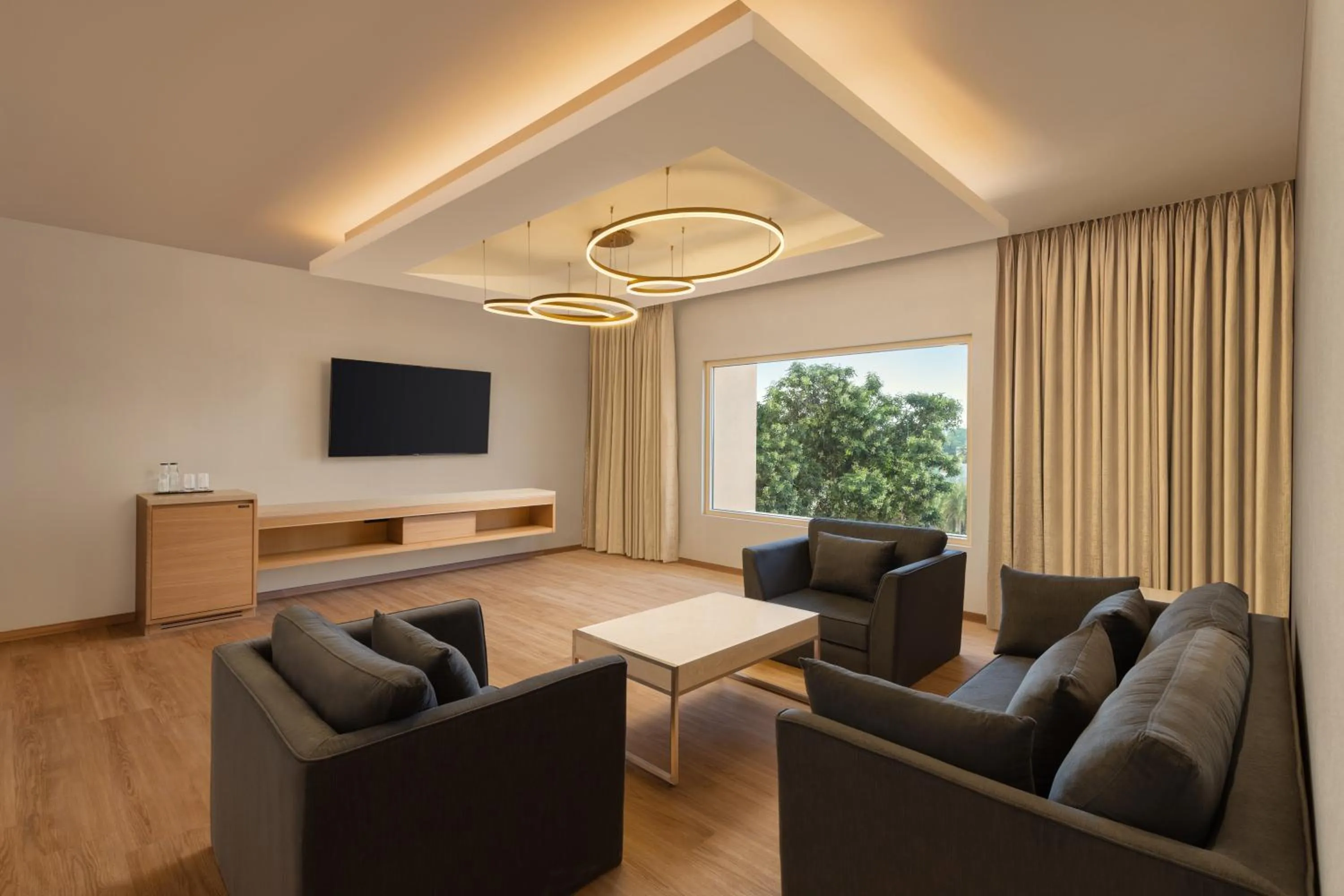 TV and multimedia in Courtyard by Marriott Tiruchirappalli