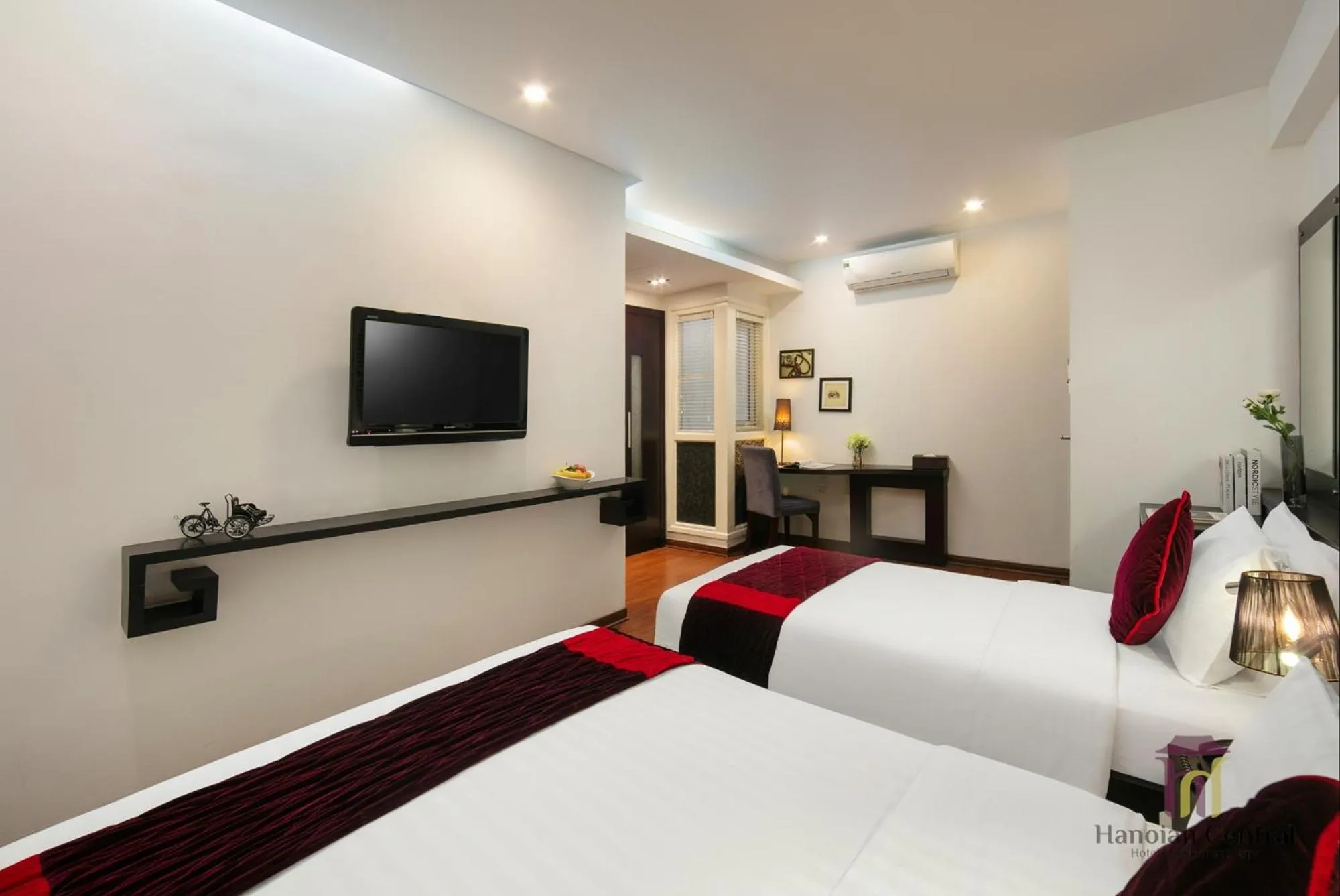 Photo of the whole room, Bed in Hanoian Central Hotel & Spa