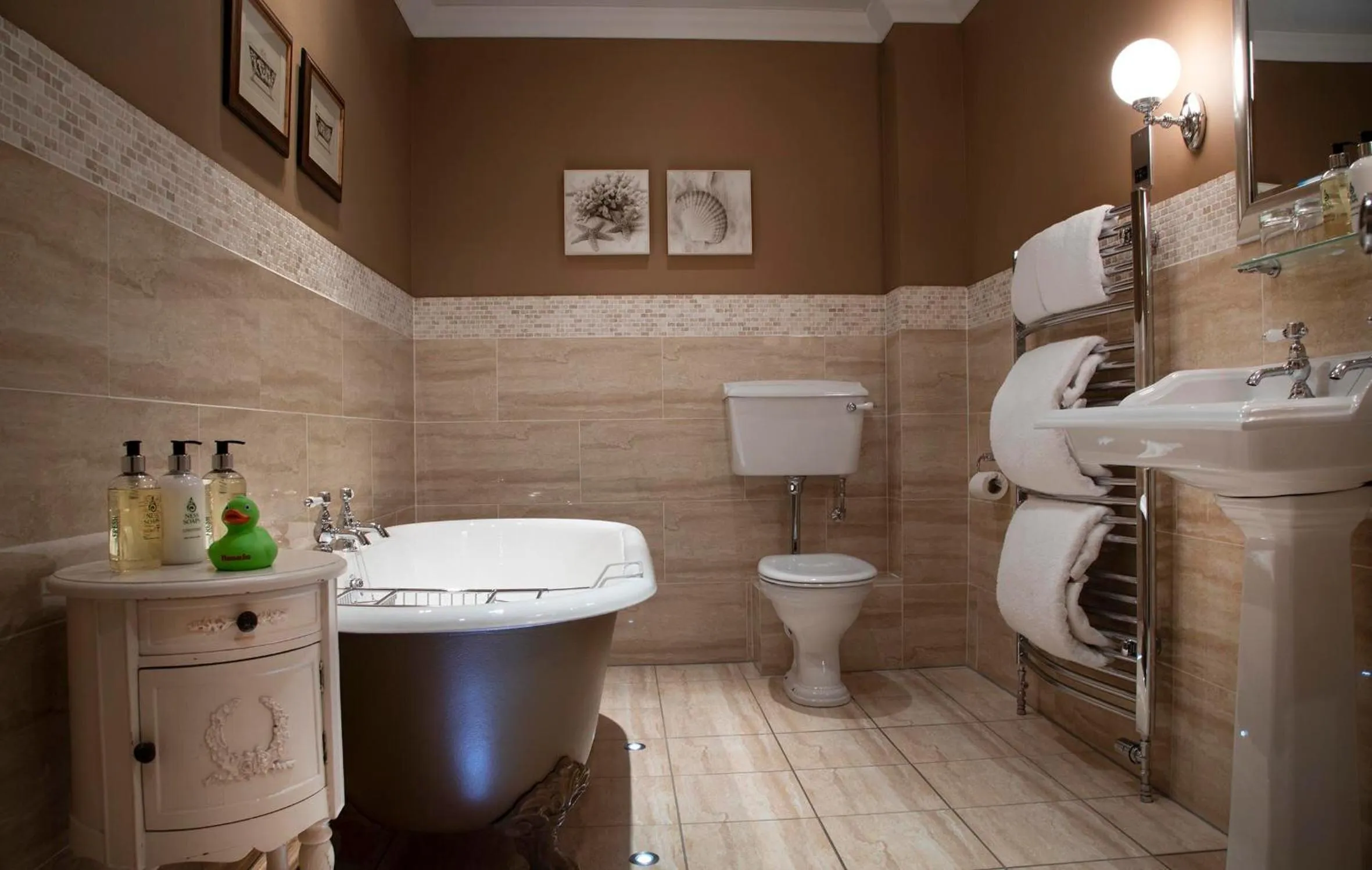 Bathroom in Loch Ness Lodge