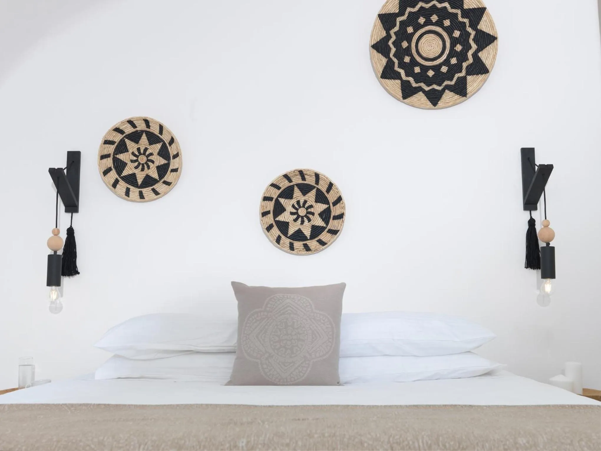 Bedroom, Bed in Drops Cave Houses