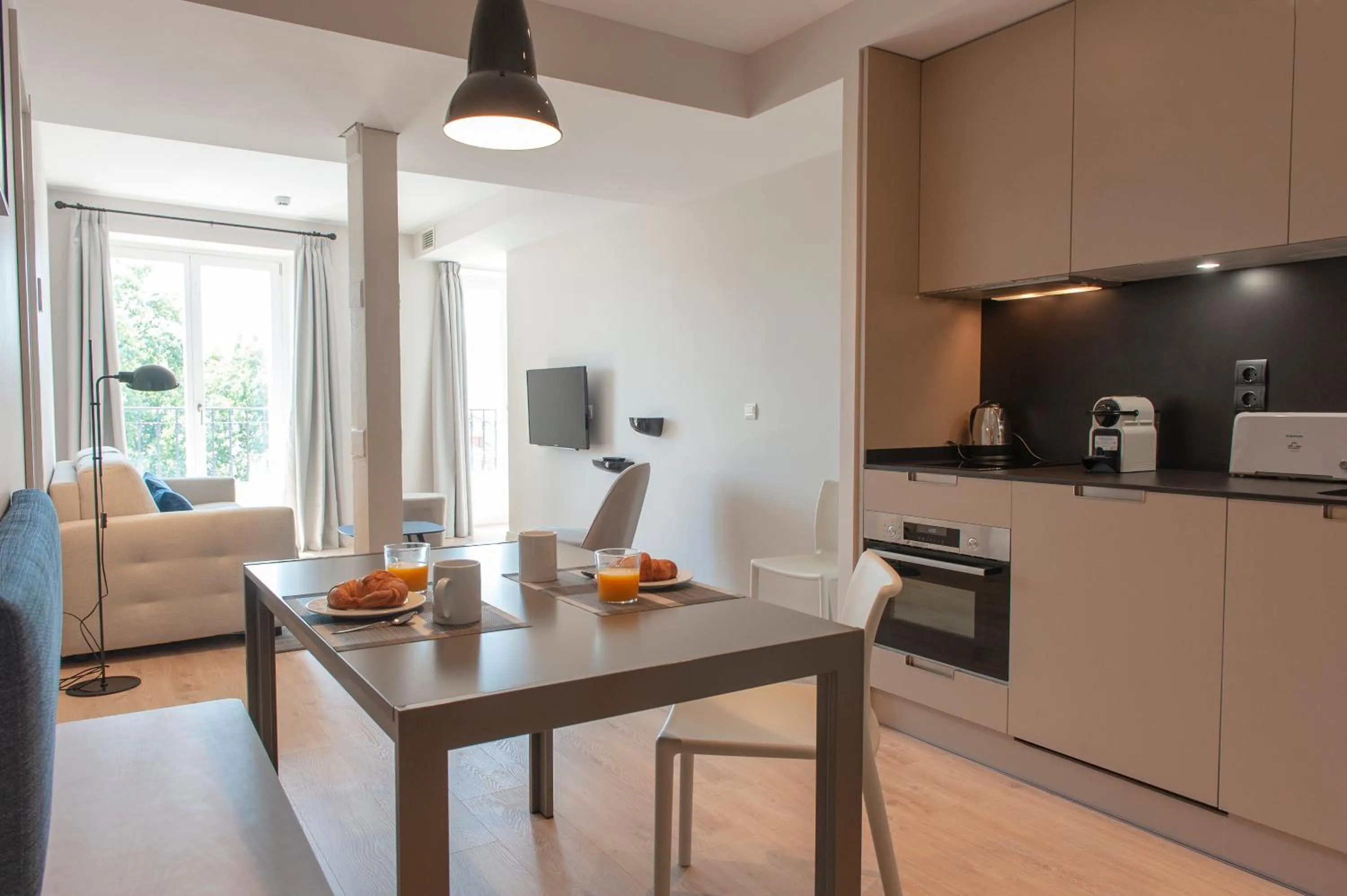 Kitchen or kitchenette in MH Apartments Central Madrid