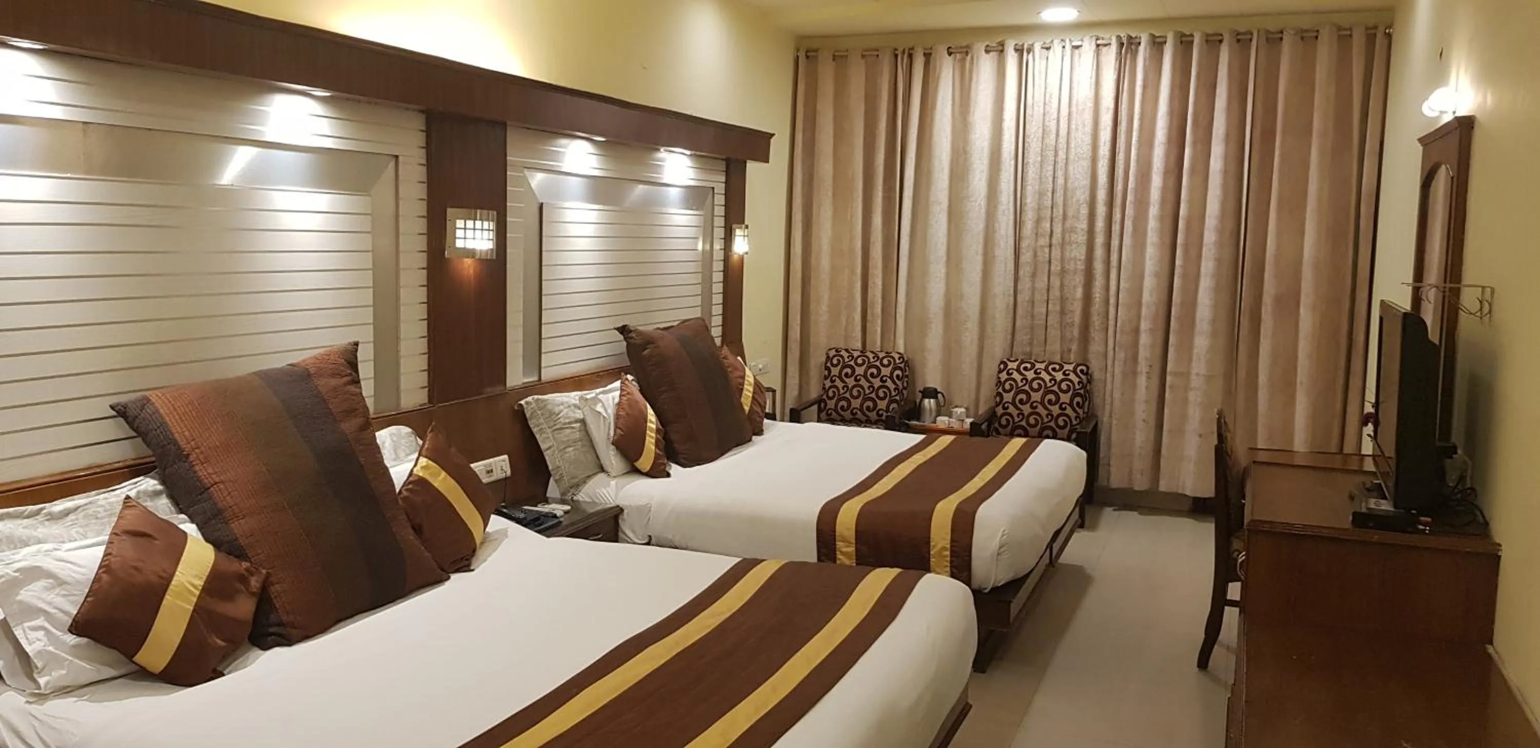 Photo of the whole room in Hotel CJ International