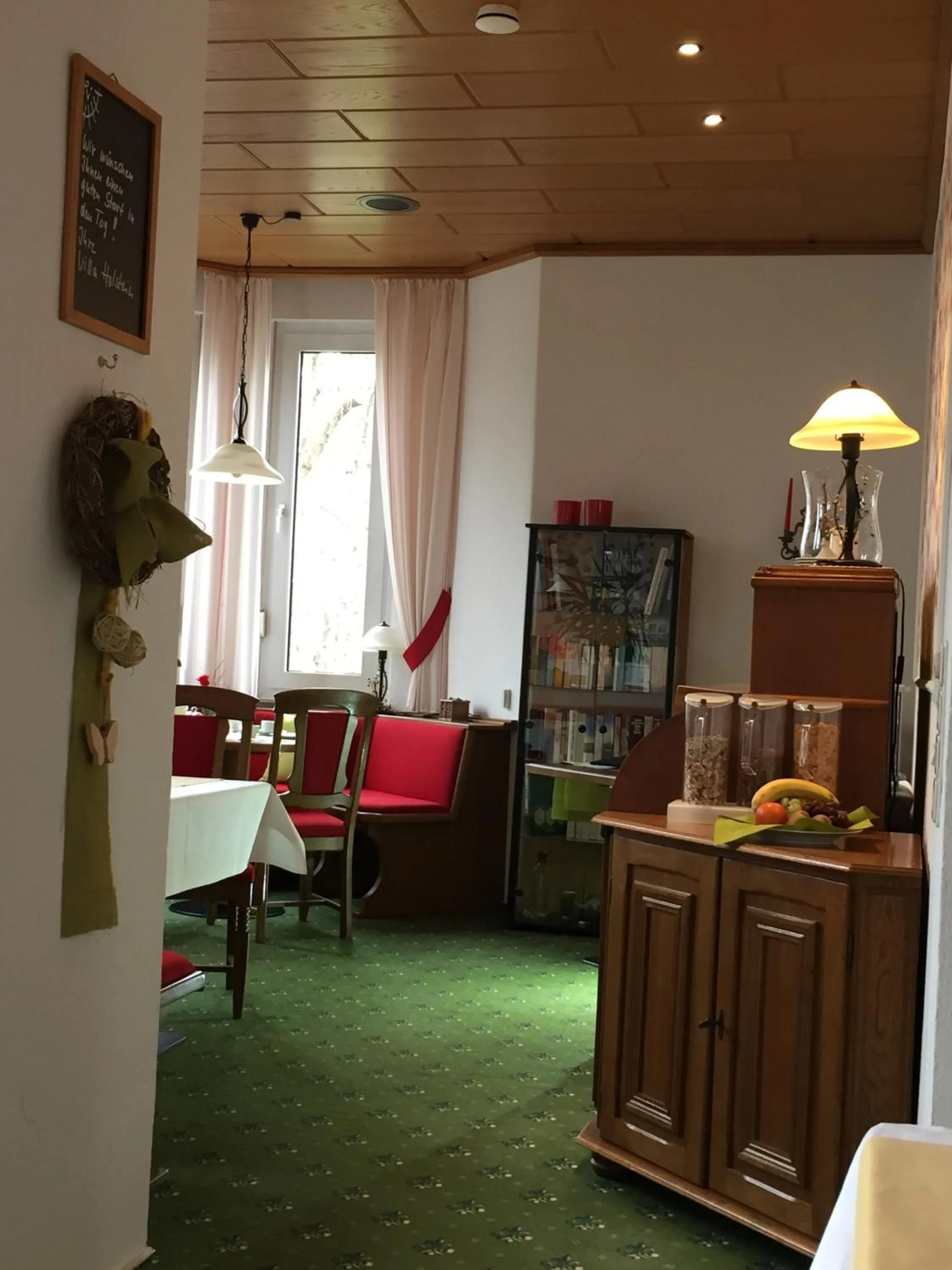 Restaurant/places to eat in Thermen Hotel Pension Villa Holstein