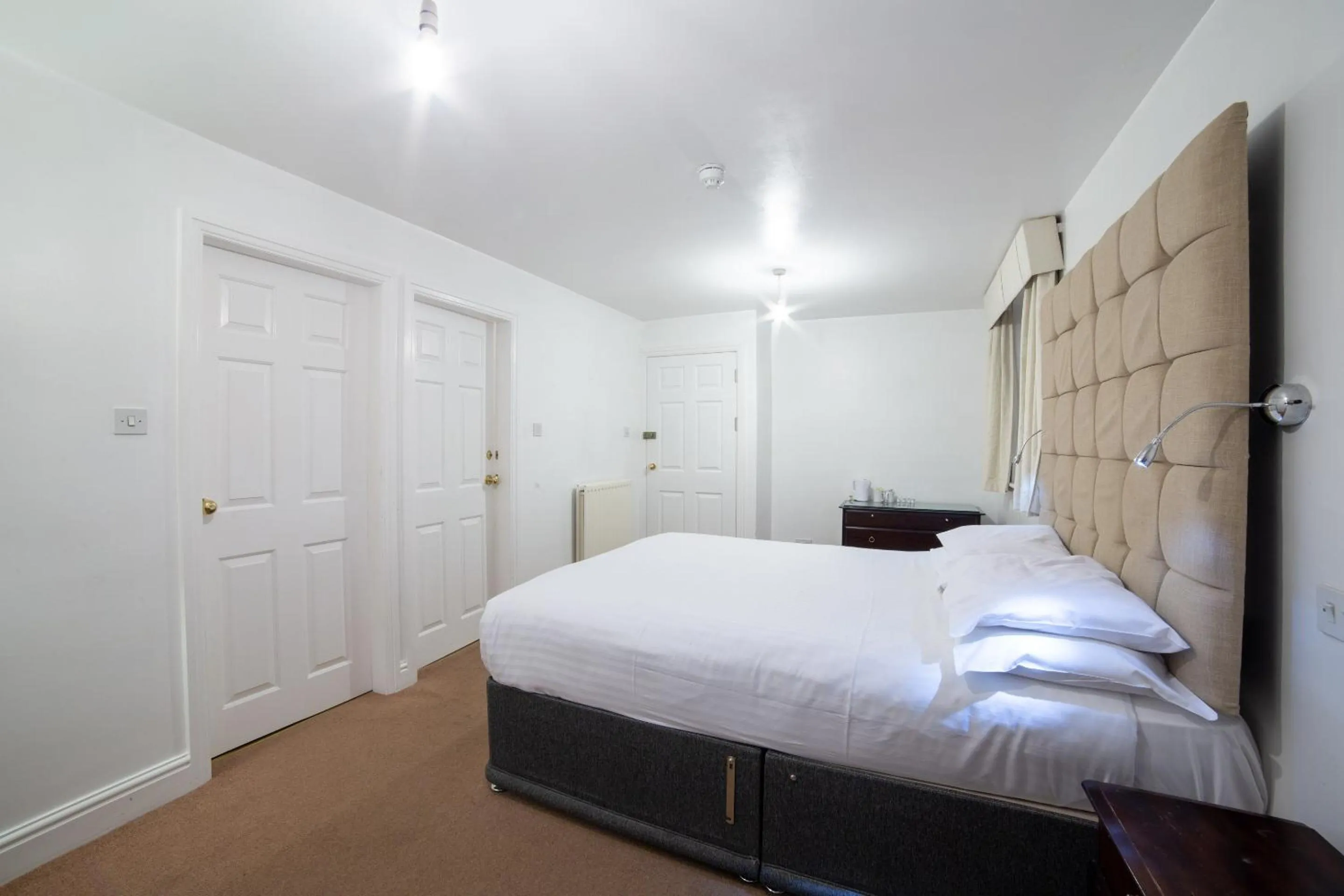 Bedroom in George Hotel, Burslem, Stoke-on-Trent