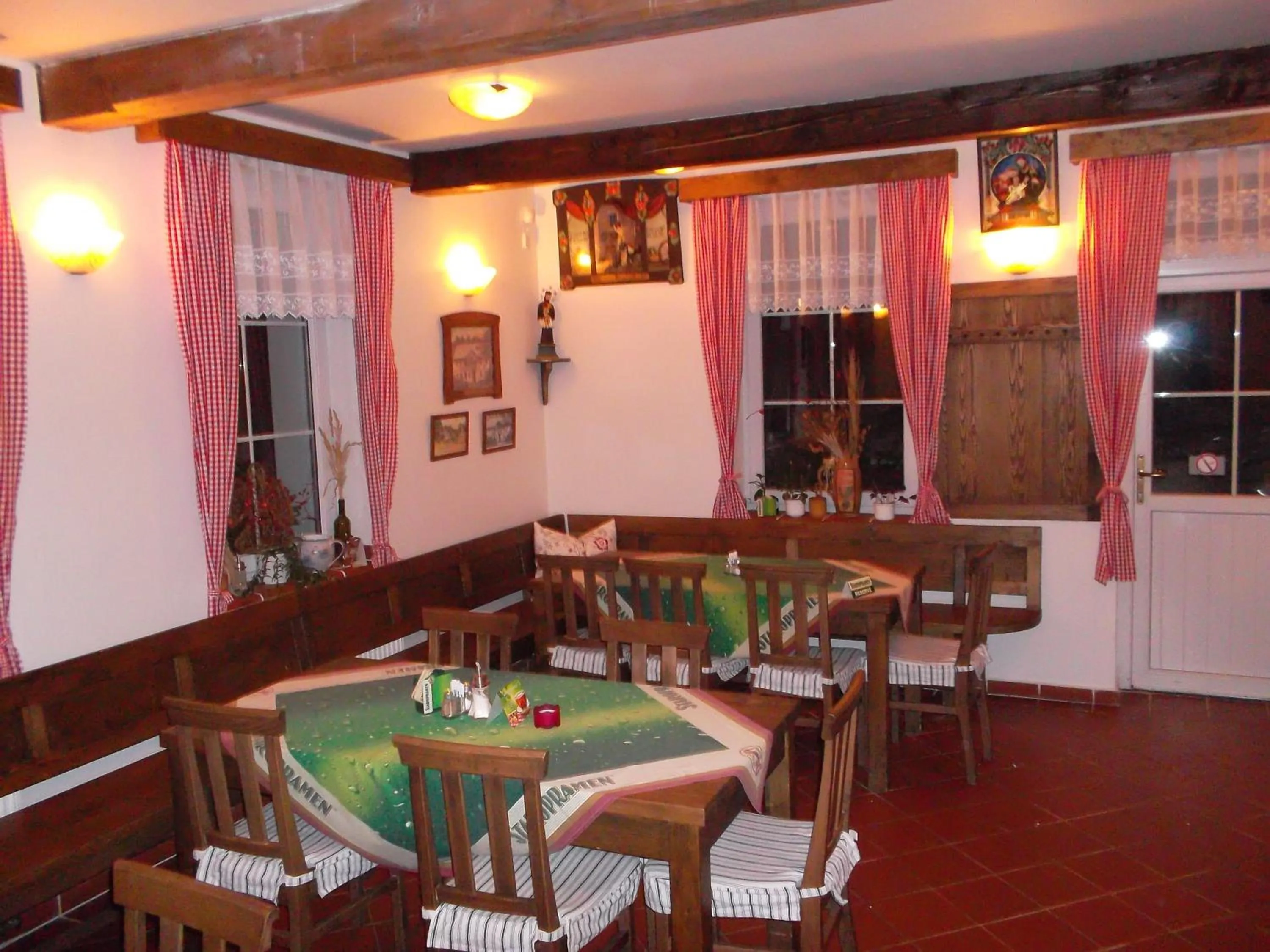 Restaurant/places to eat in Hotel Anenský mlýn