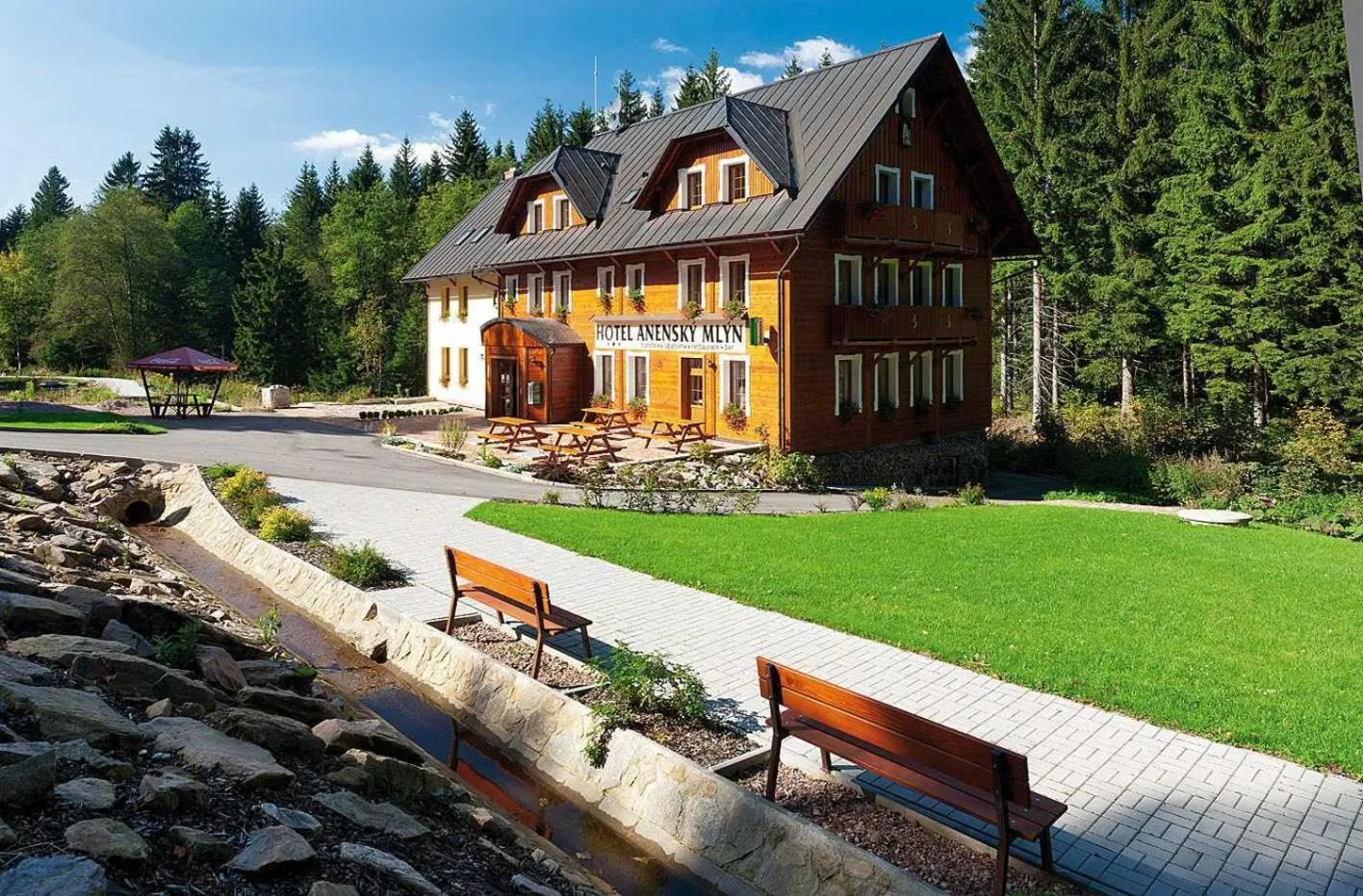 Facade/entrance in Hotel Anenský mlýn