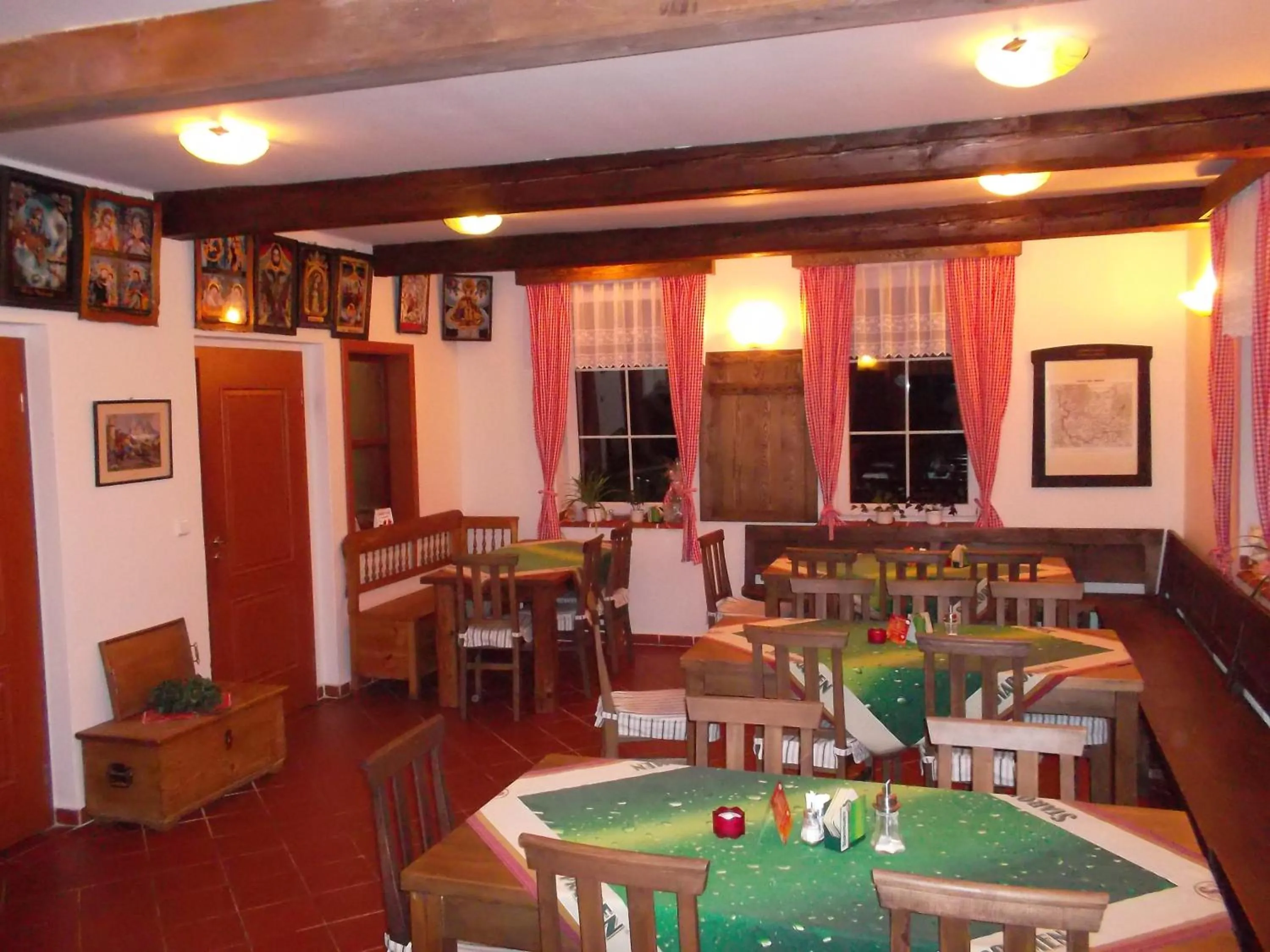 Restaurant/places to eat in Hotel Anenský mlýn