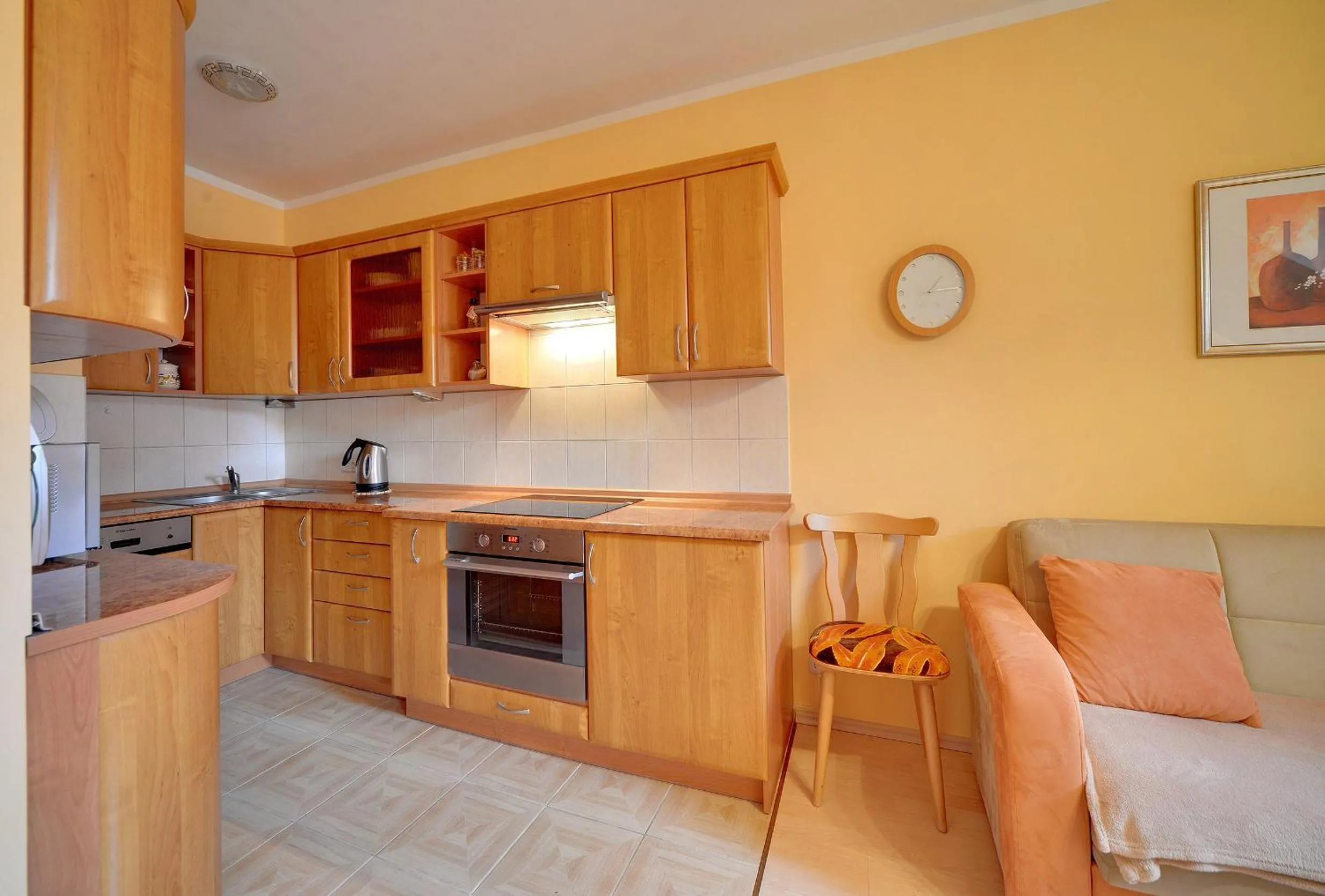 Żółty Apartament Sun Seasons 24 w Karpaczu z Balkonem by Noclegi Renters