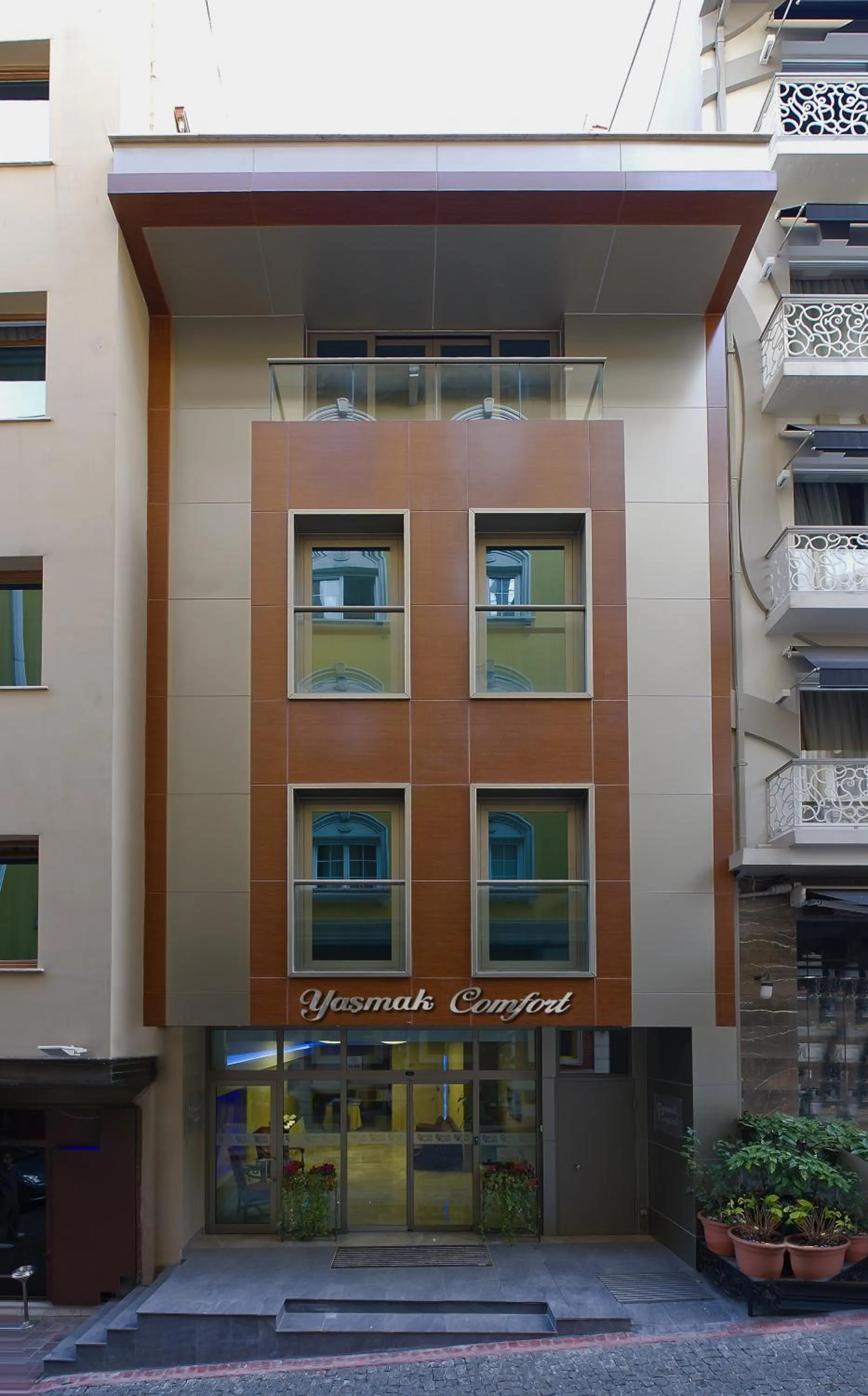 Facade/entrance, Property Building in Yasmak Comfort Hotel