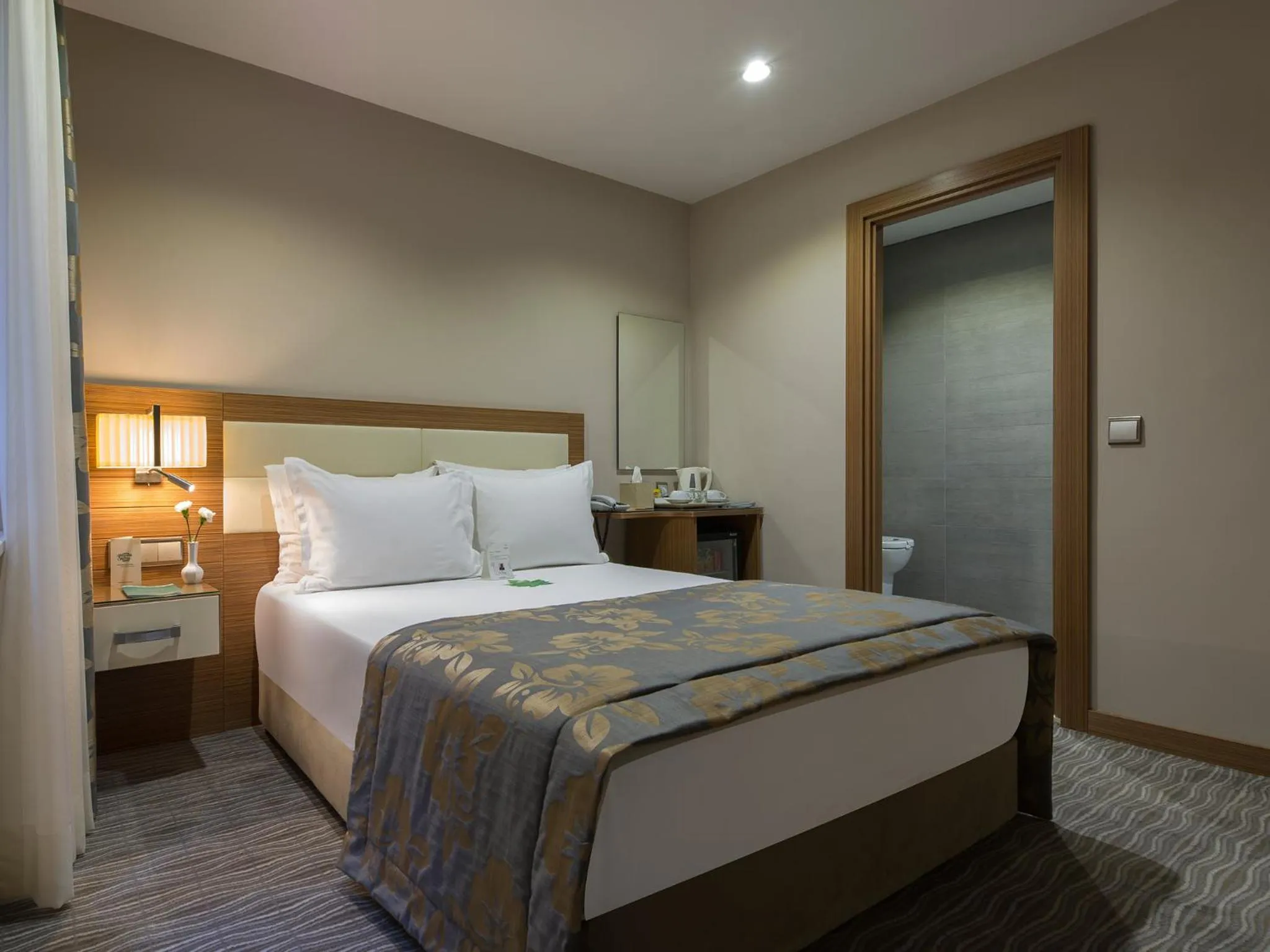 Bathroom in Yasmak Comfort Hotel