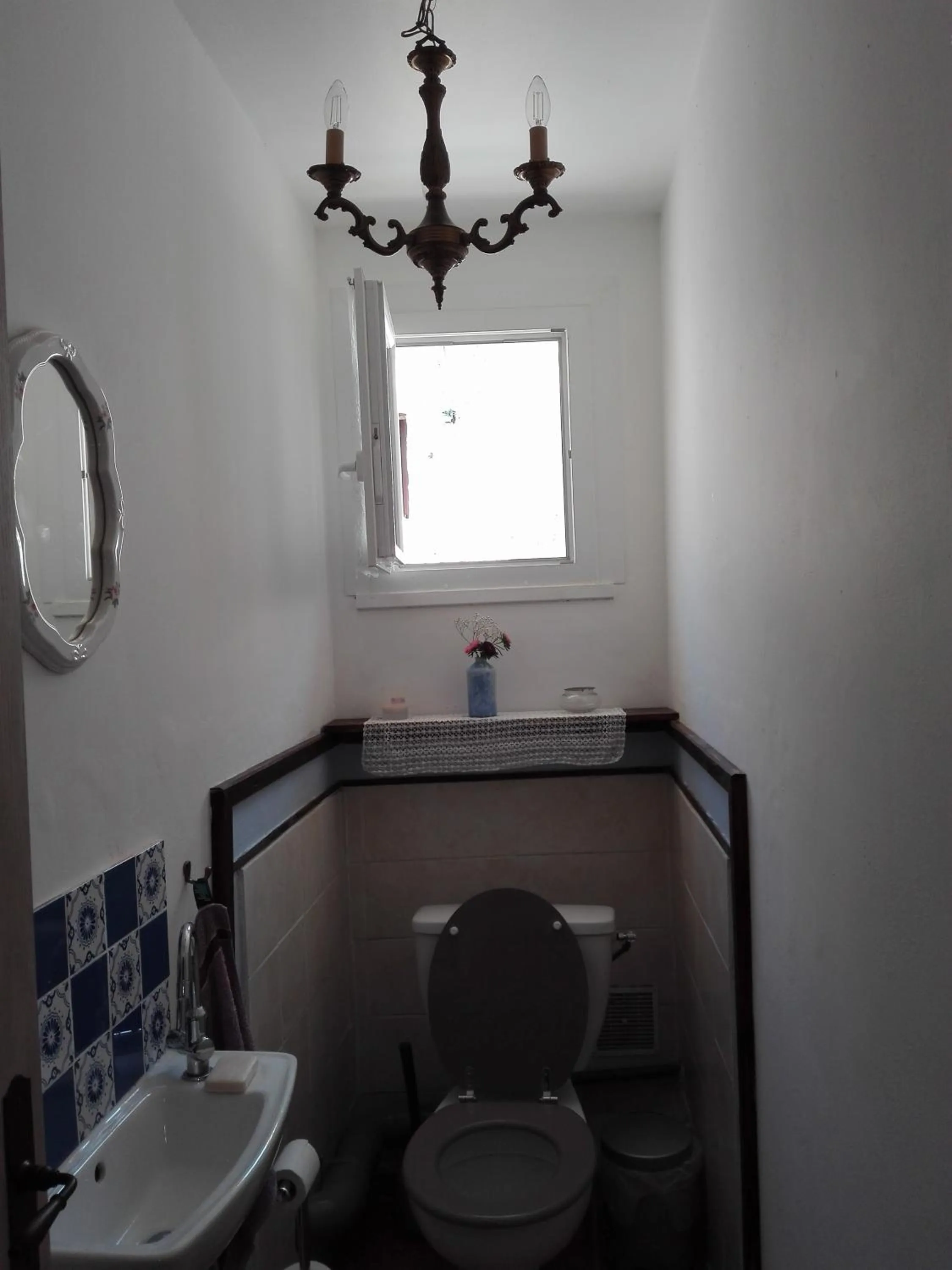 Toilet in BnBinB La Cour Enchantée