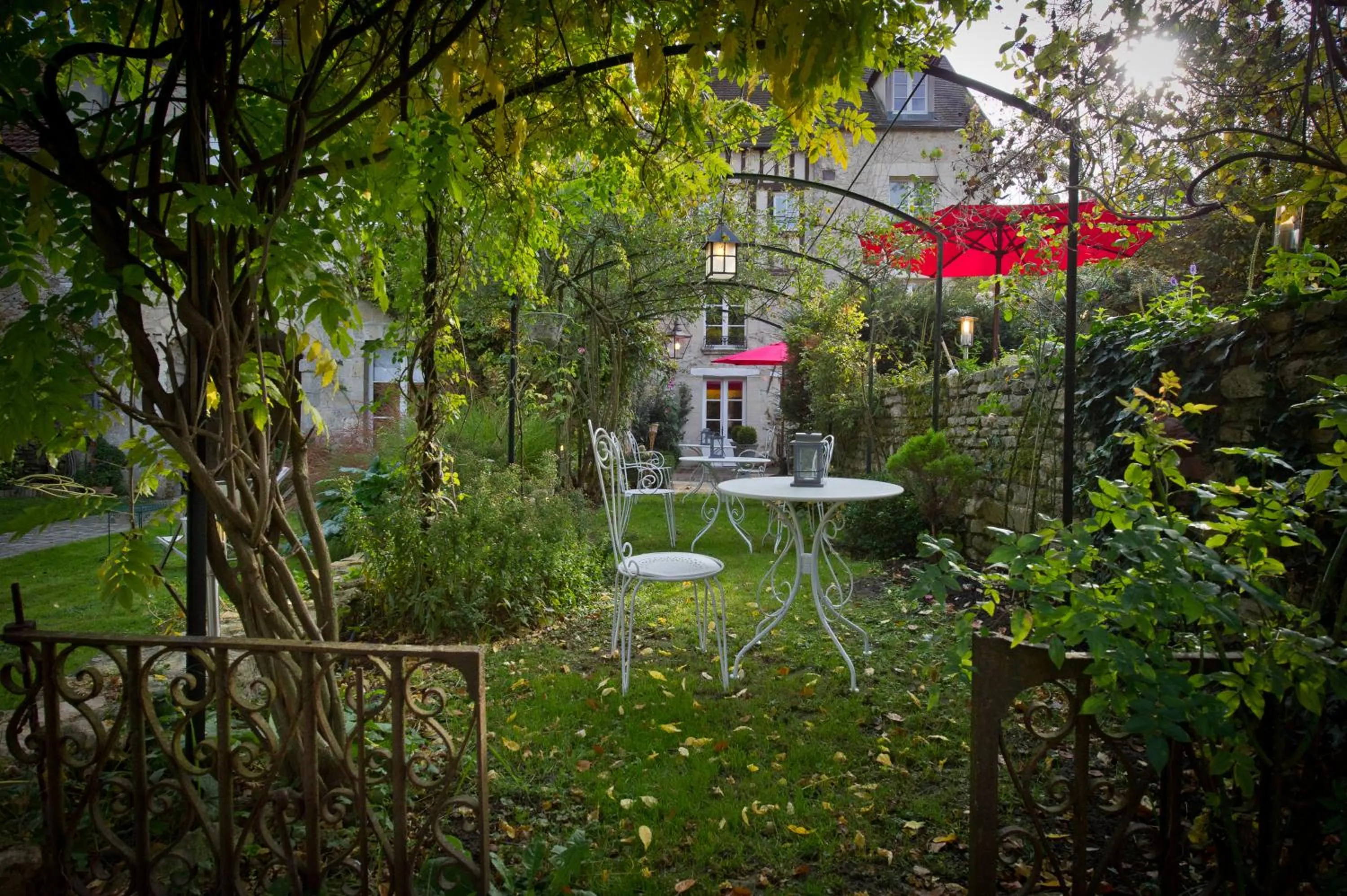 Facade/entrance in Côté Jardin - Chambres d'hôtes