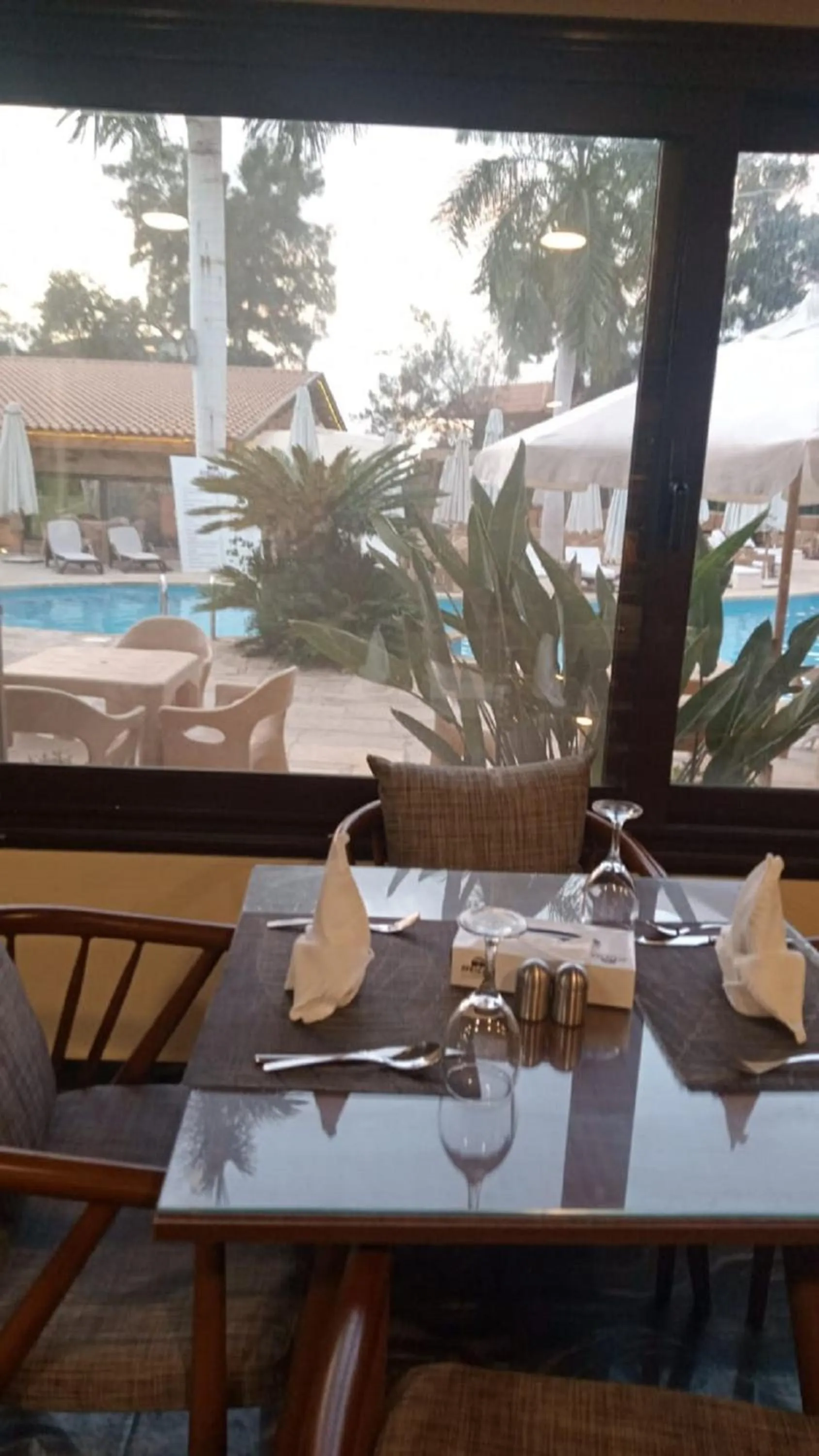 Restaurant/places to eat in Africana Hotel & Spa