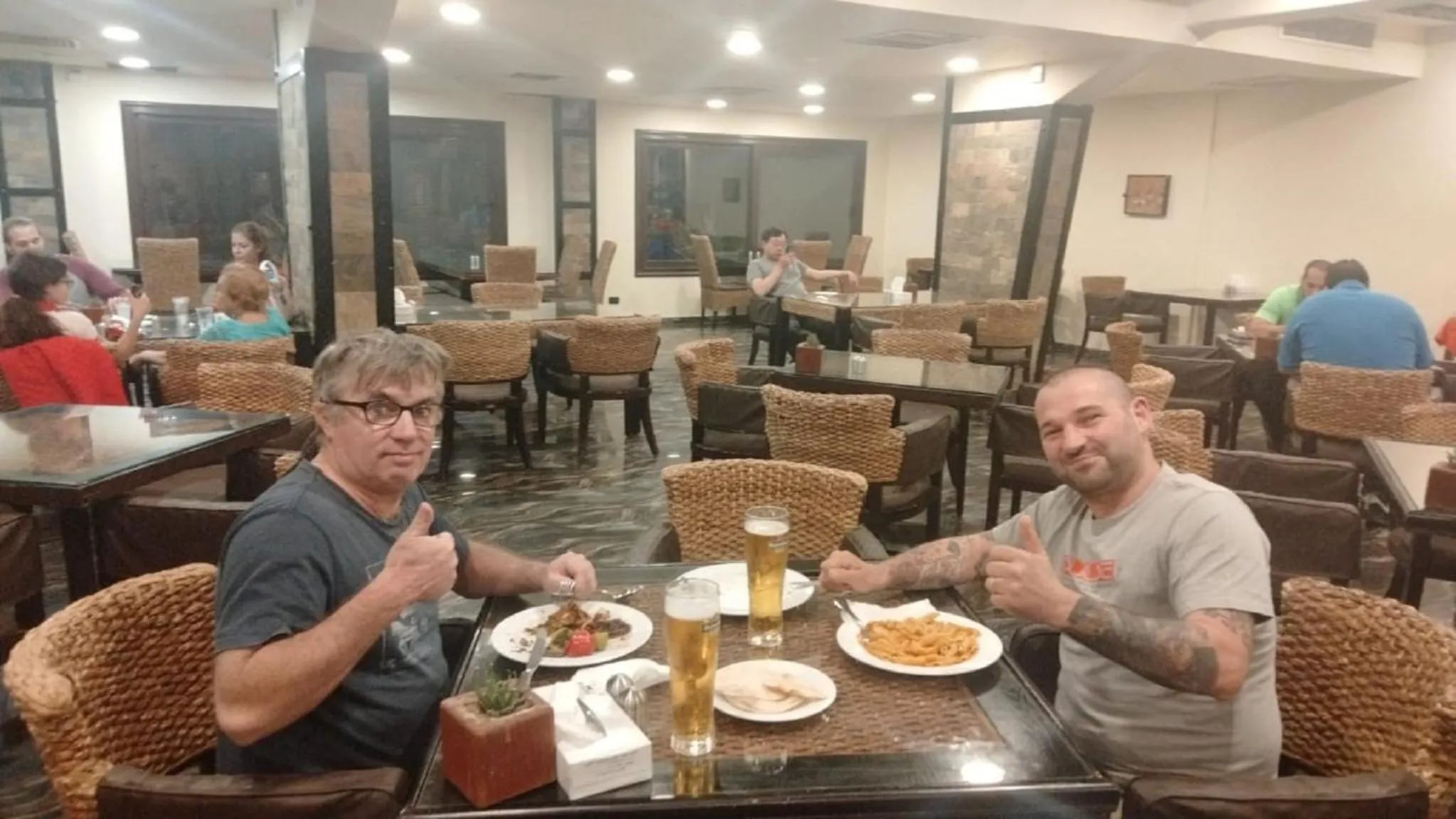 Restaurant/places to eat in Africana Hotel & Spa