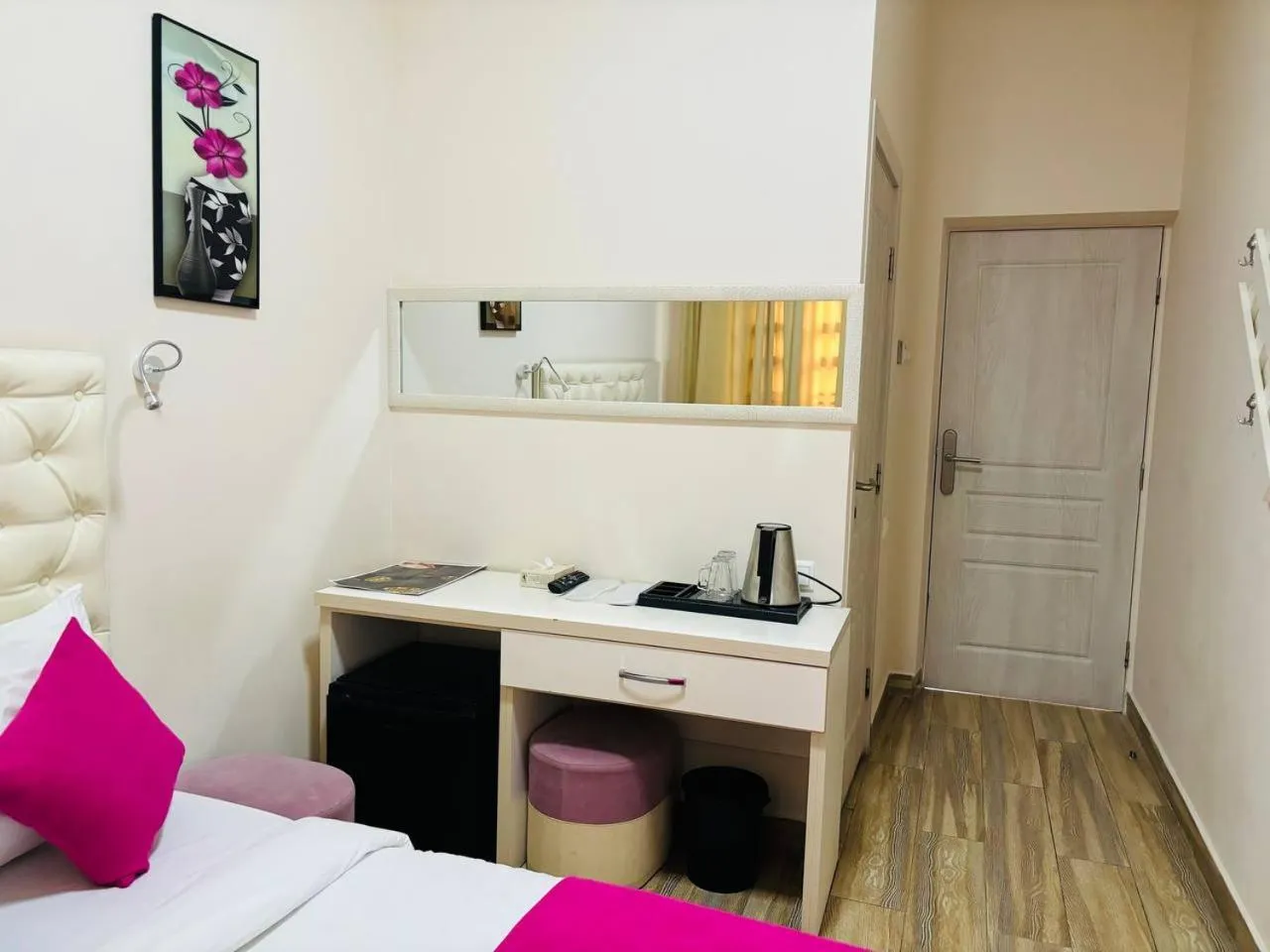 Photo of the whole room, Bed in Alex Hotel